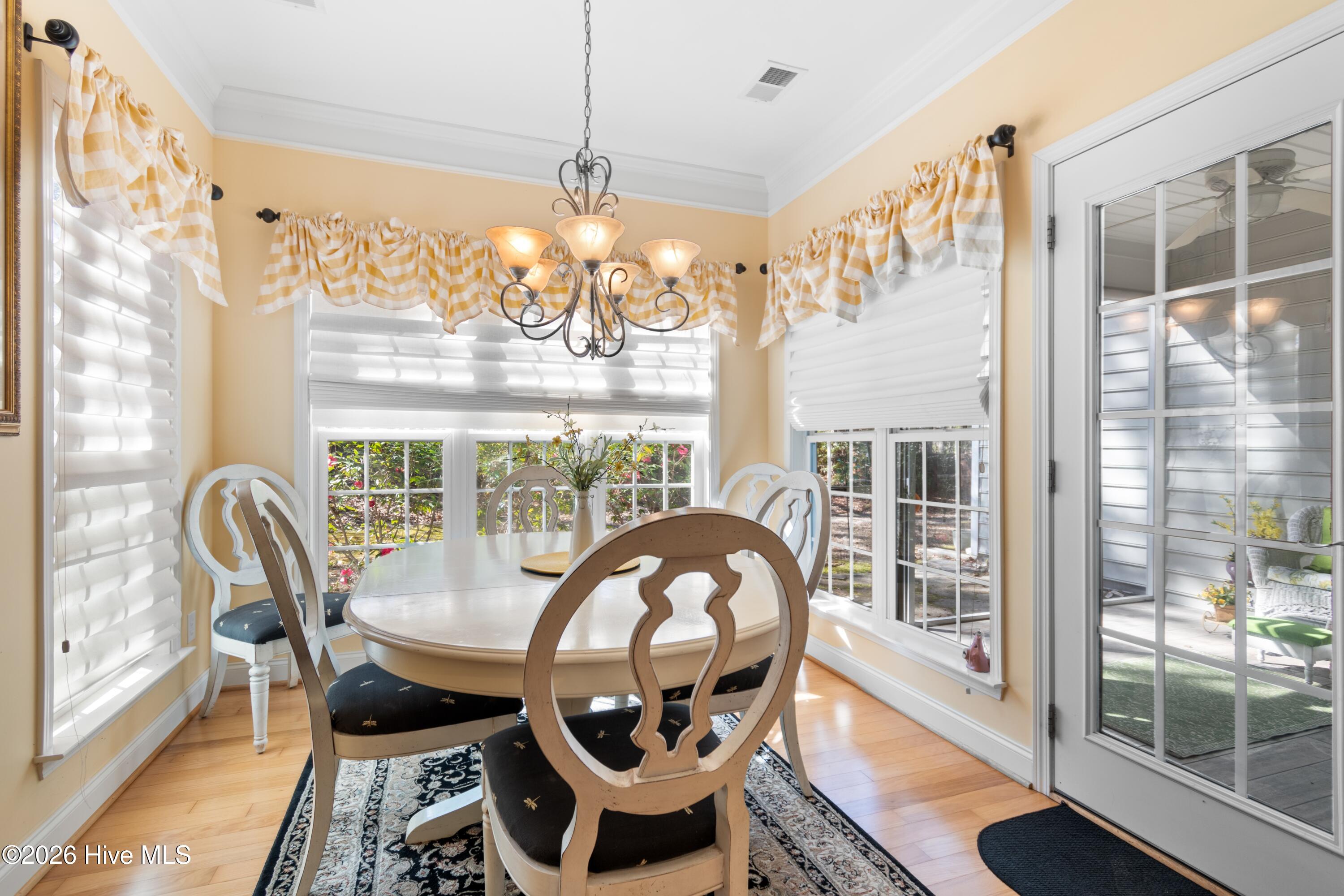 100540219 | Photo 14