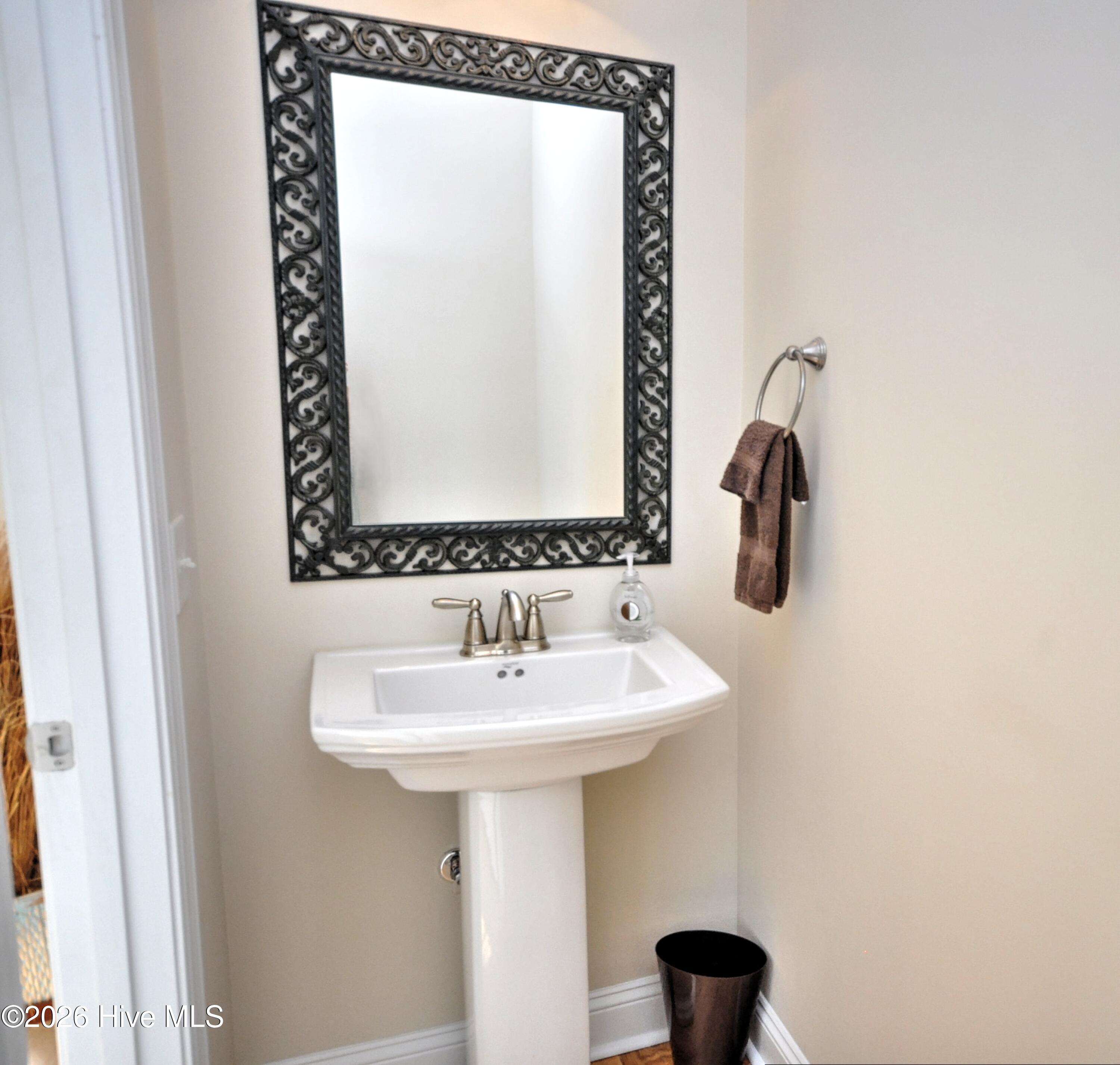 100558783 | Photo 27