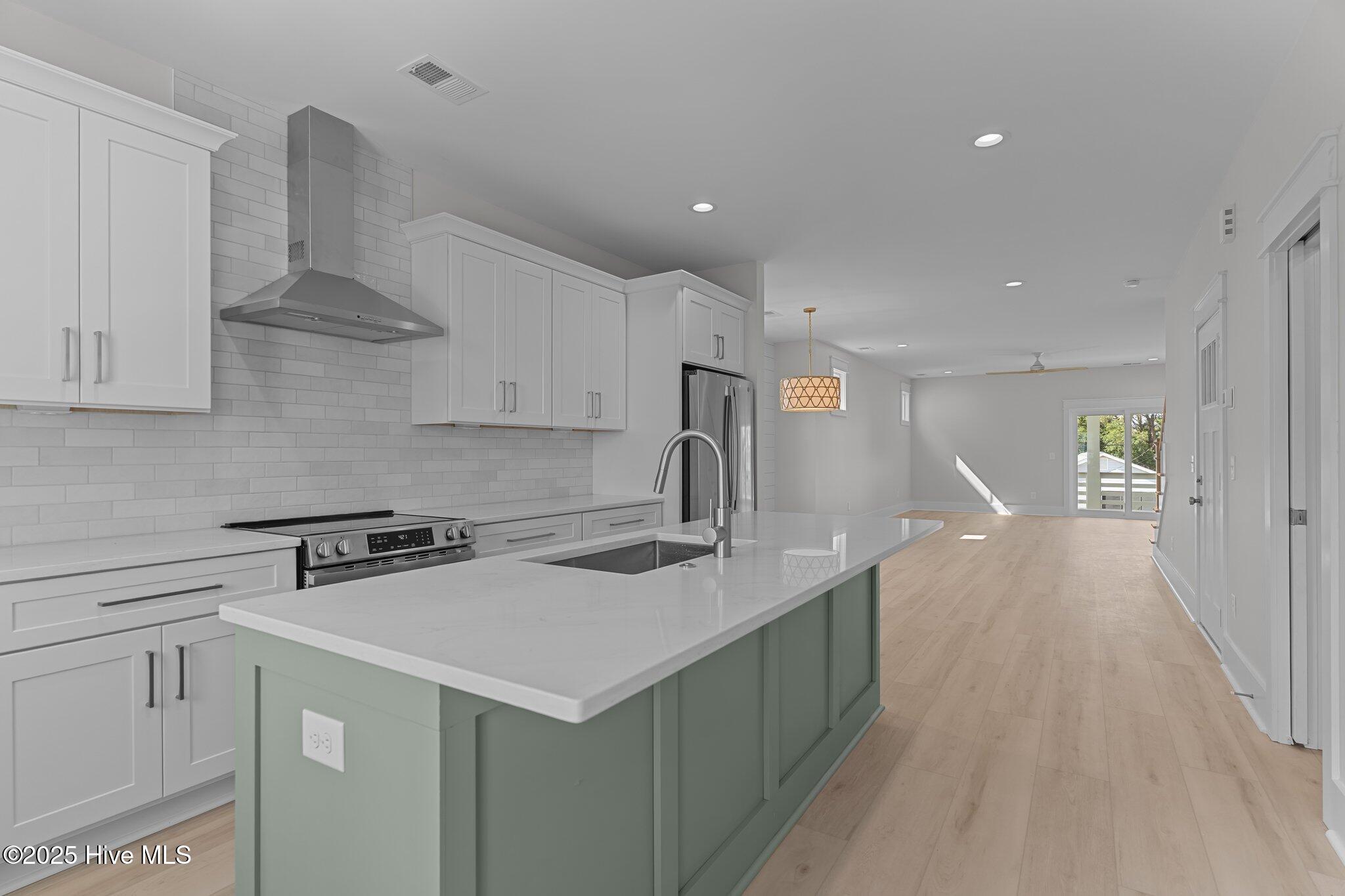 100515159 | Photo 12