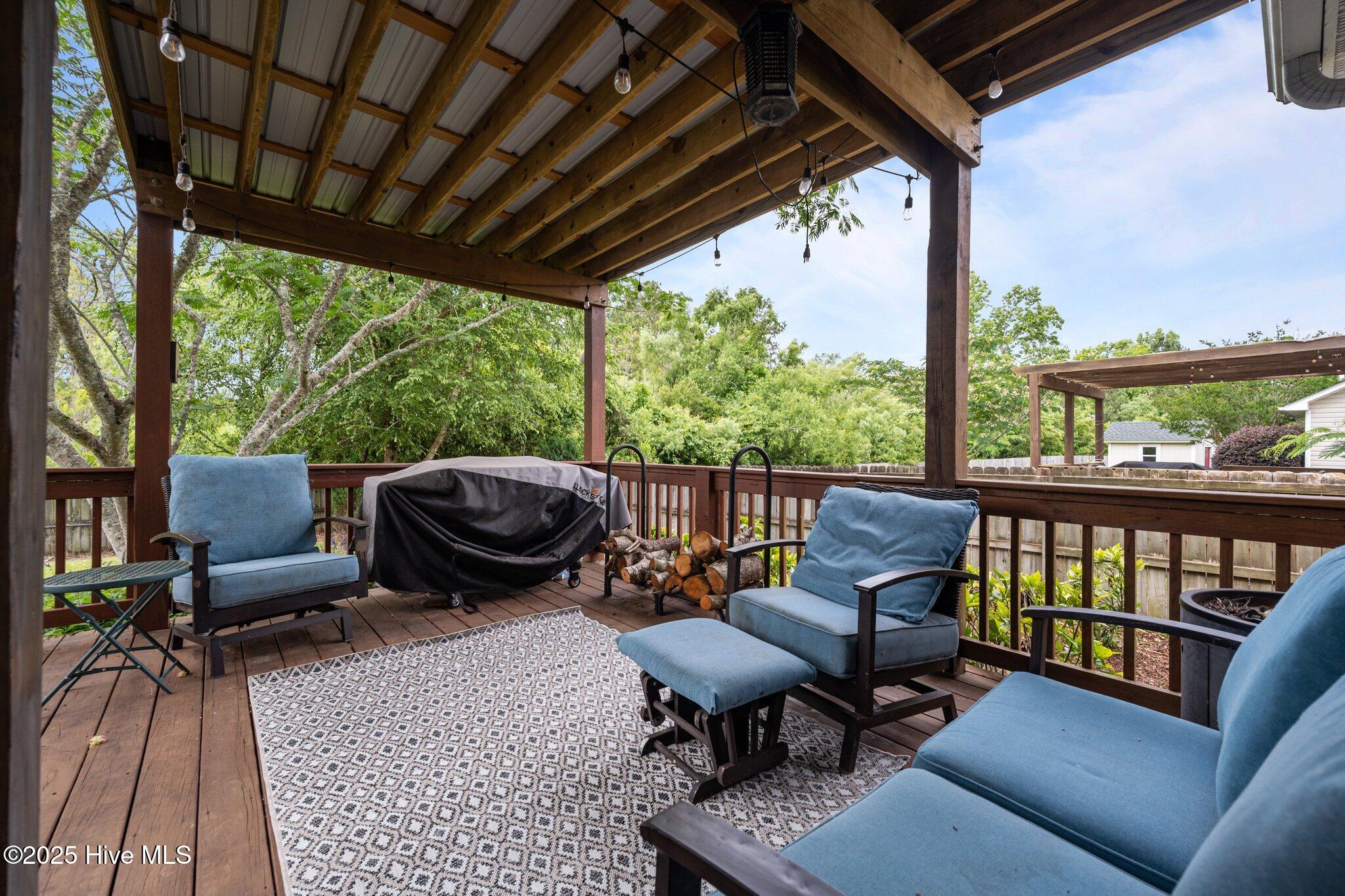 100548060 | Photo 44