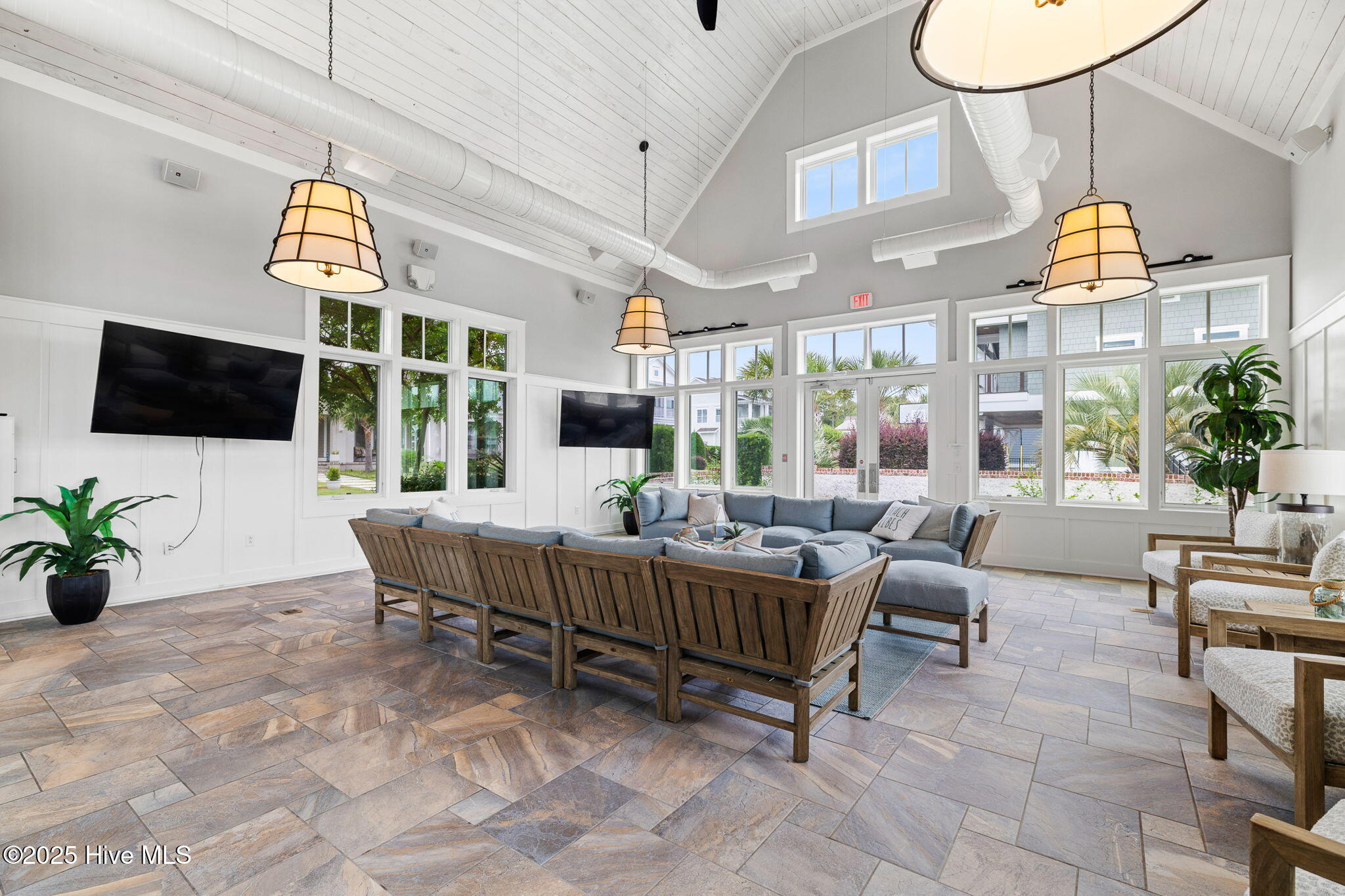 100508421 | Photo 78