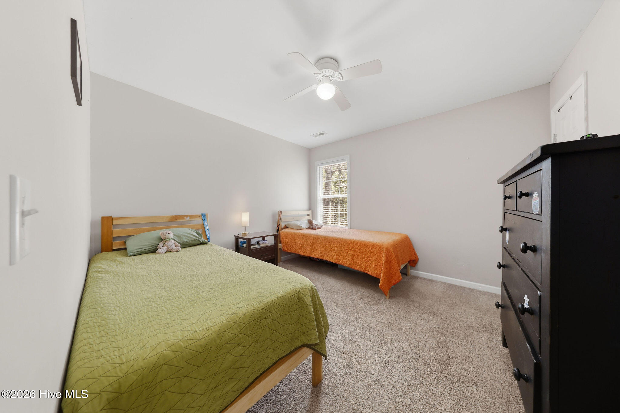 100565311 | Photo 50