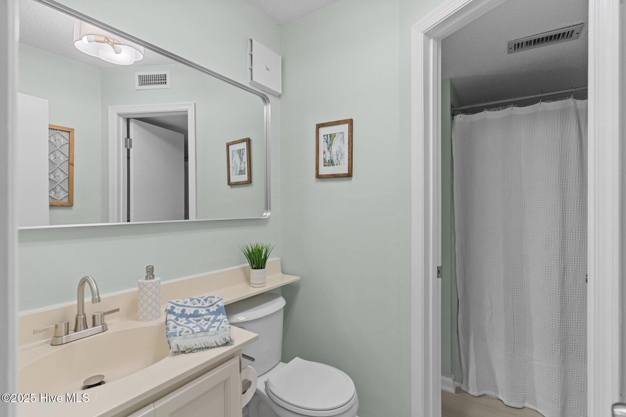 100533591 | Photo 12