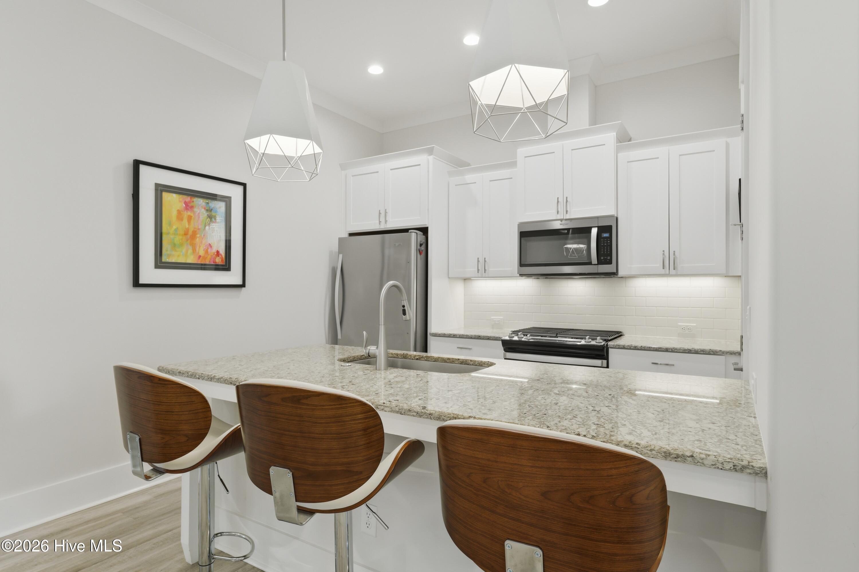 100568121 | Photo 10