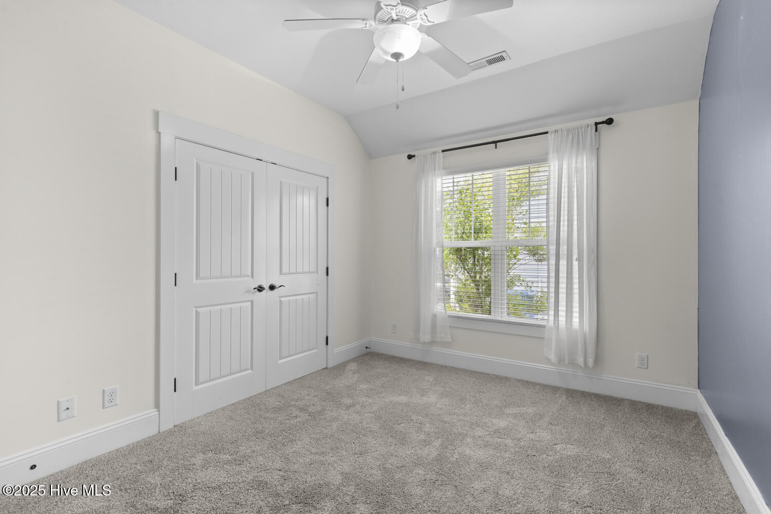 100507529 | Photo 24