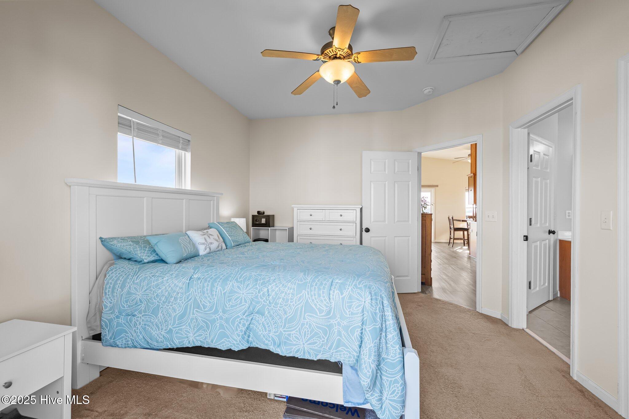 100536621 | Photo 24