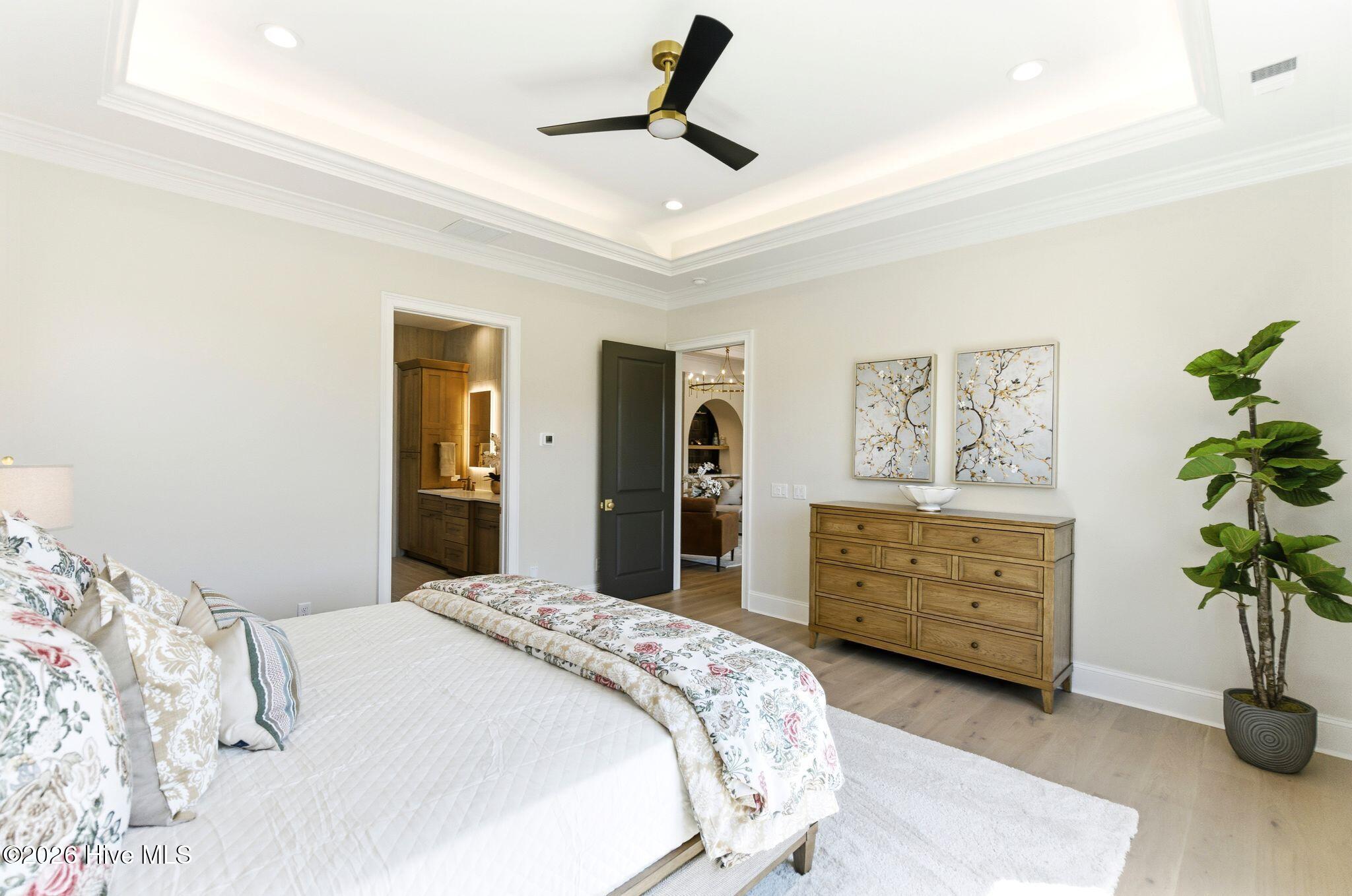 100570119 | Photo 34