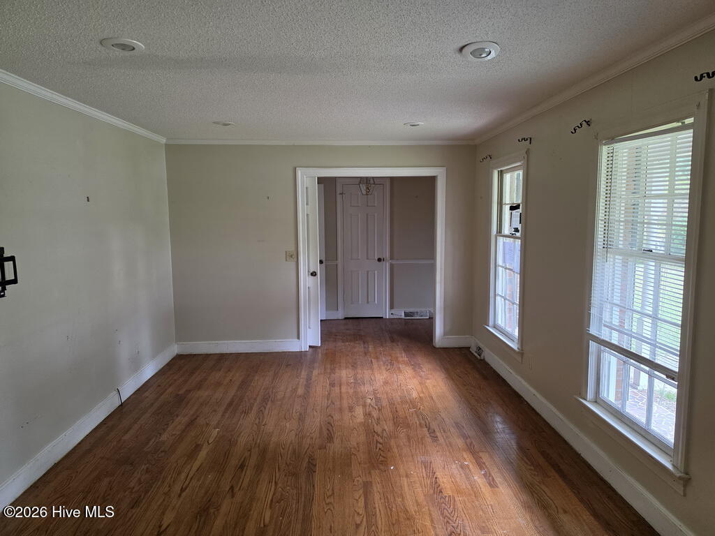 Photo 4 of Single family home for sale at 2211 Tanglewood Dr, Kinston, NC 28504 | MLS# 100608922 | Listing updated on 2026-10-08