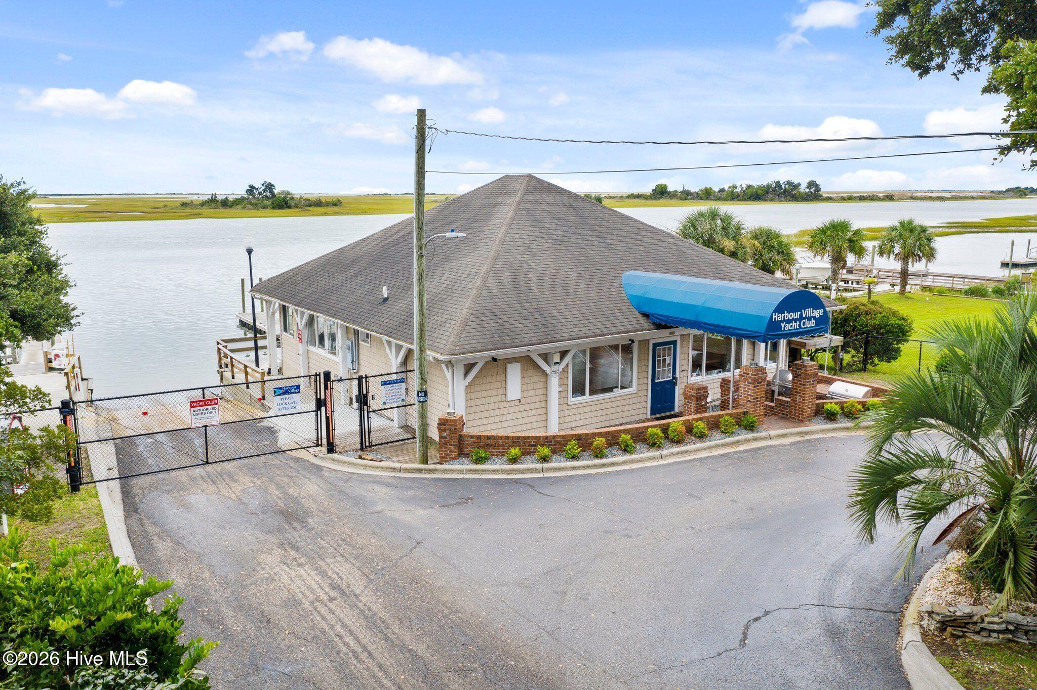 100554054 | Photo 56