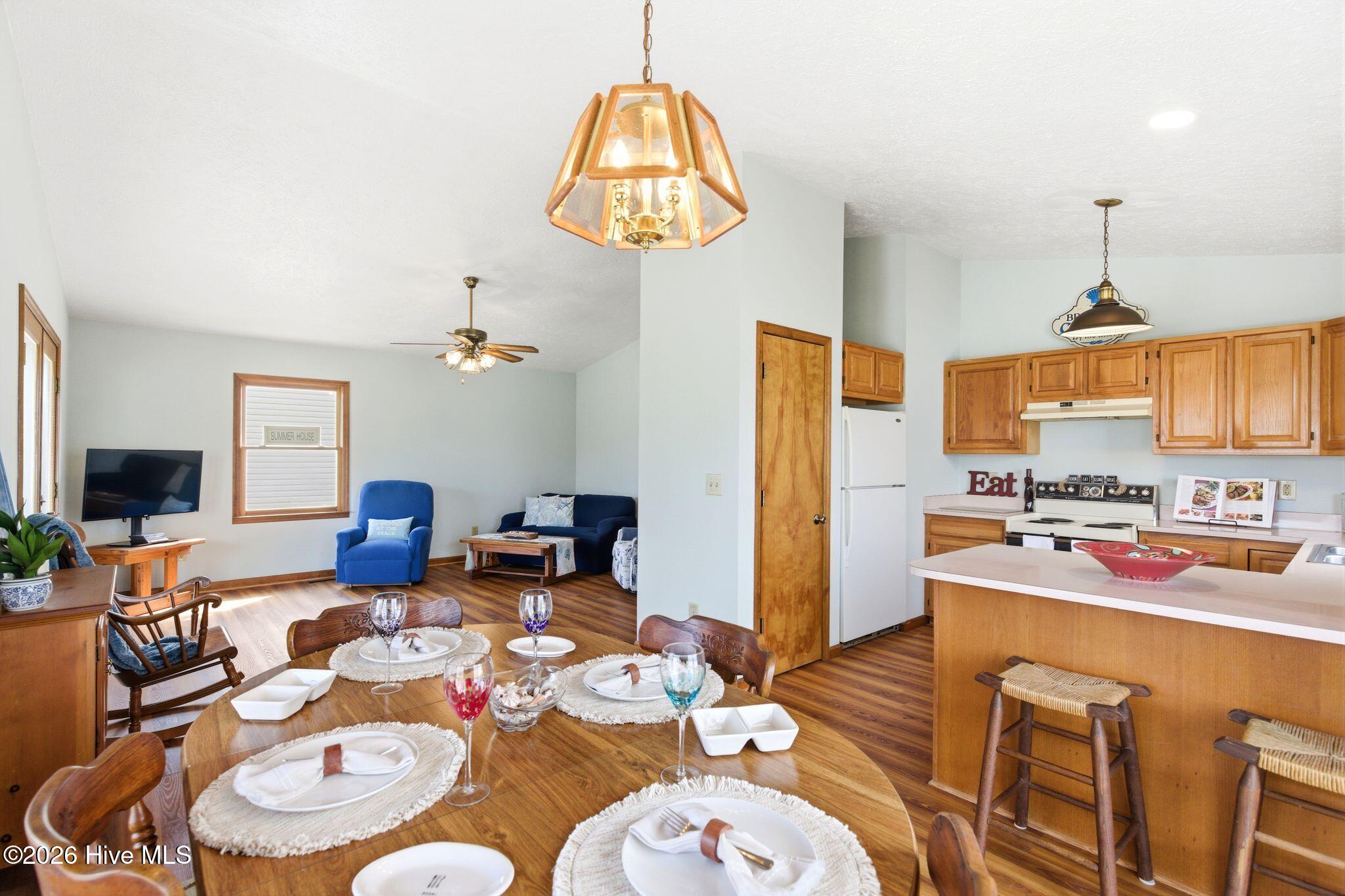 100564018 | Photo 12