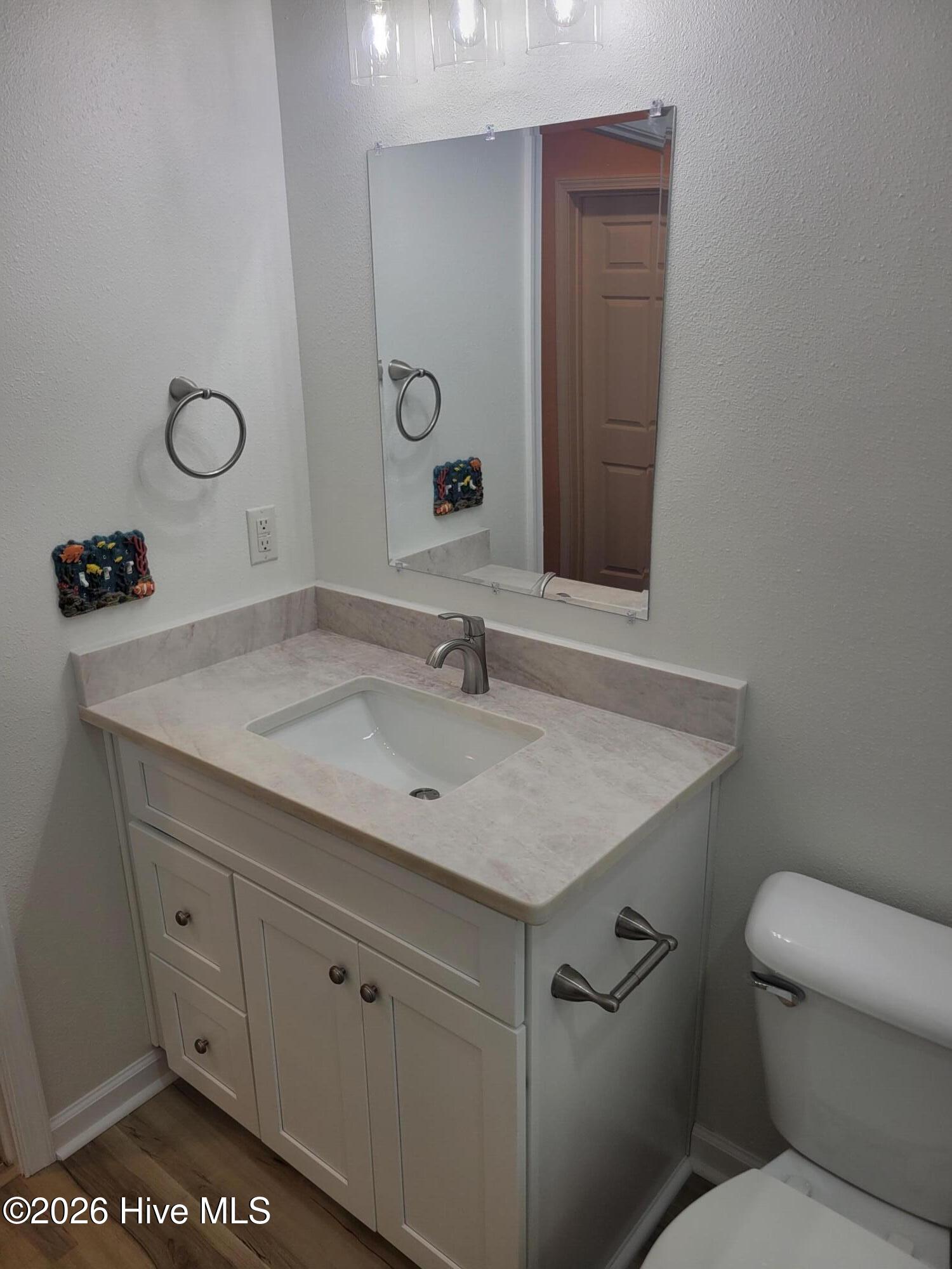 100482568 | Photo 25