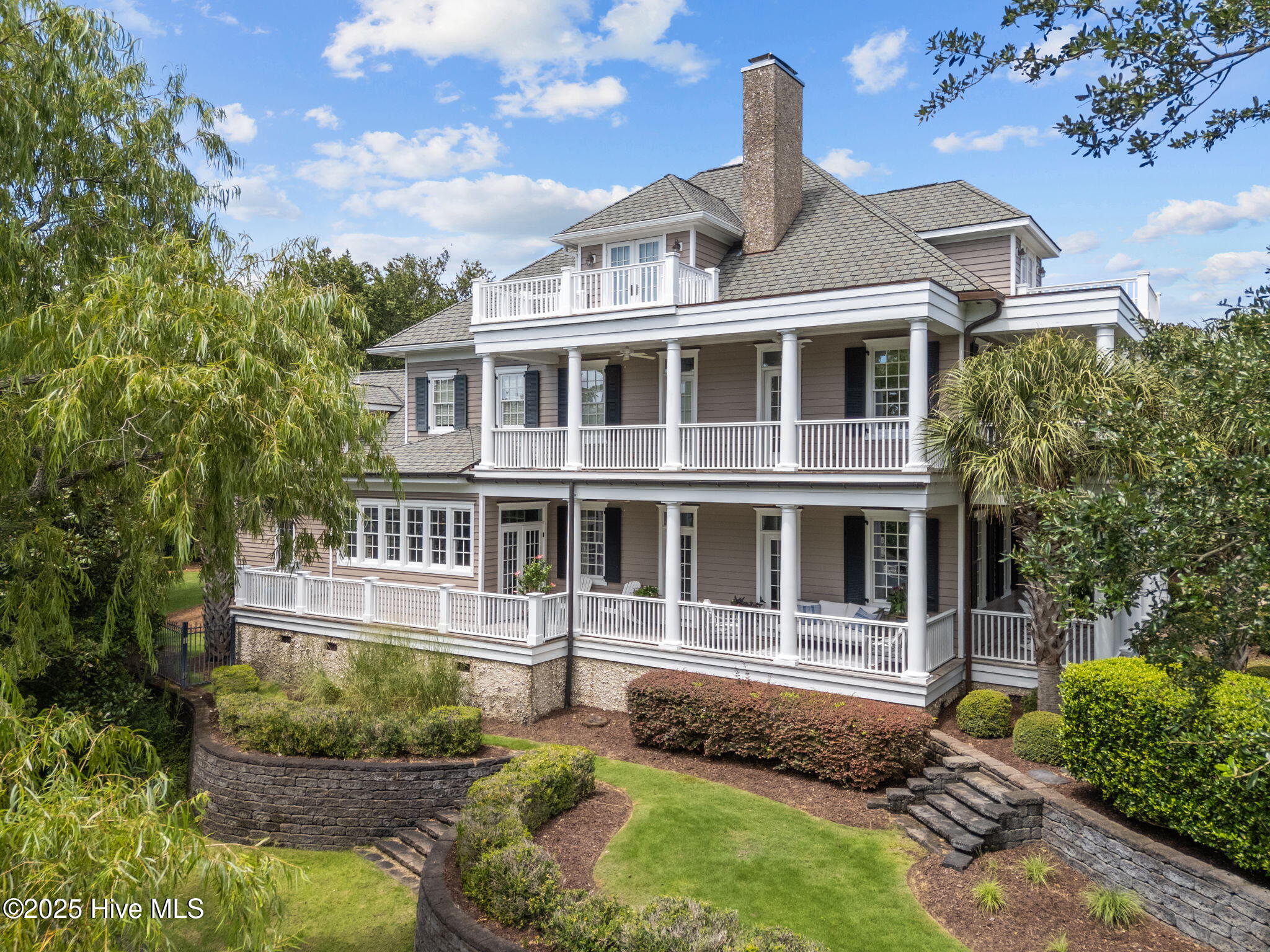 100523912 | Photo 74