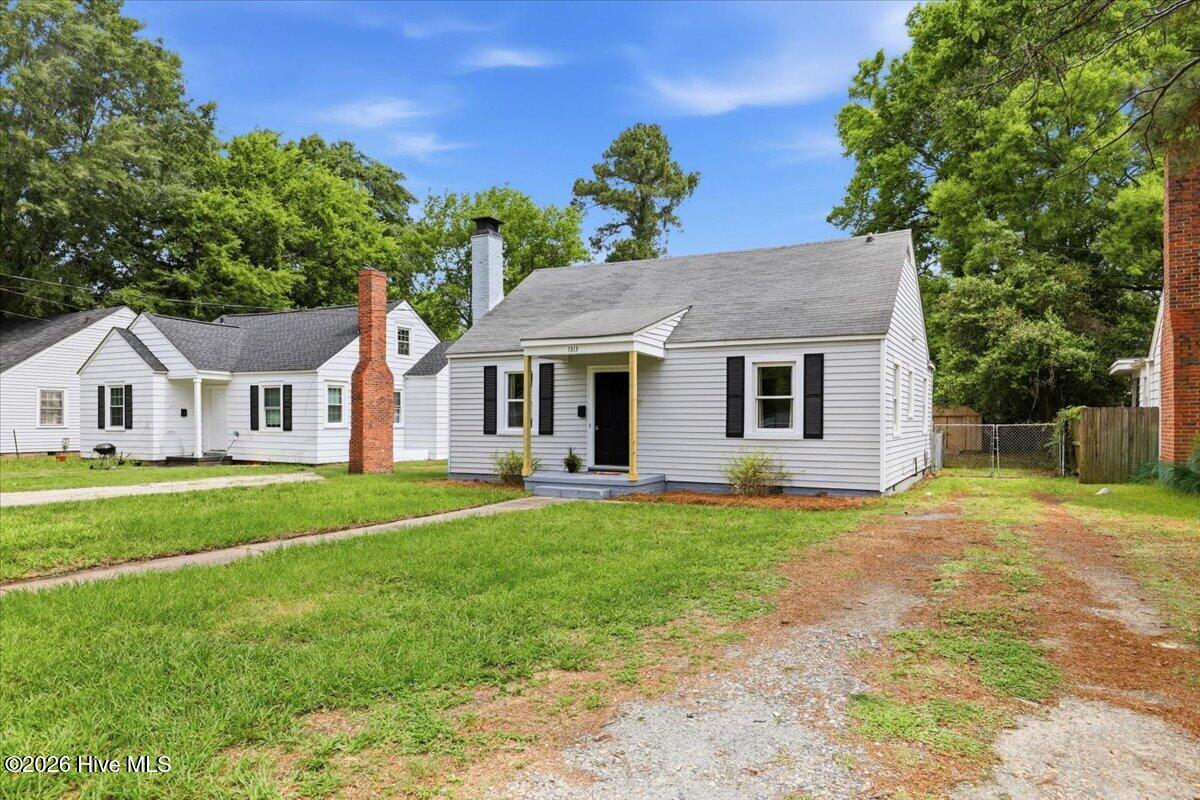 04-1313 Maple St-4