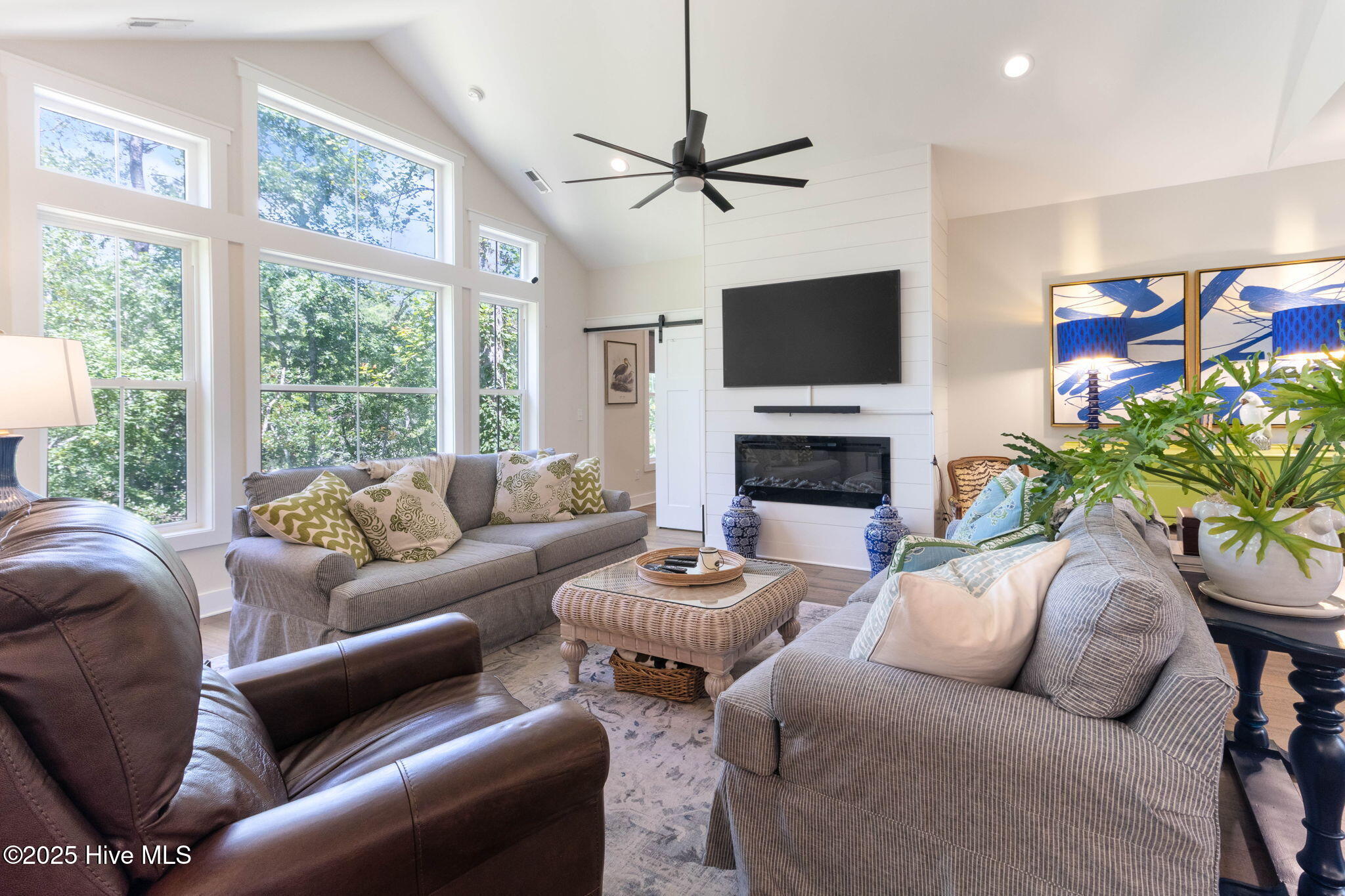 100525541 | Photo 20