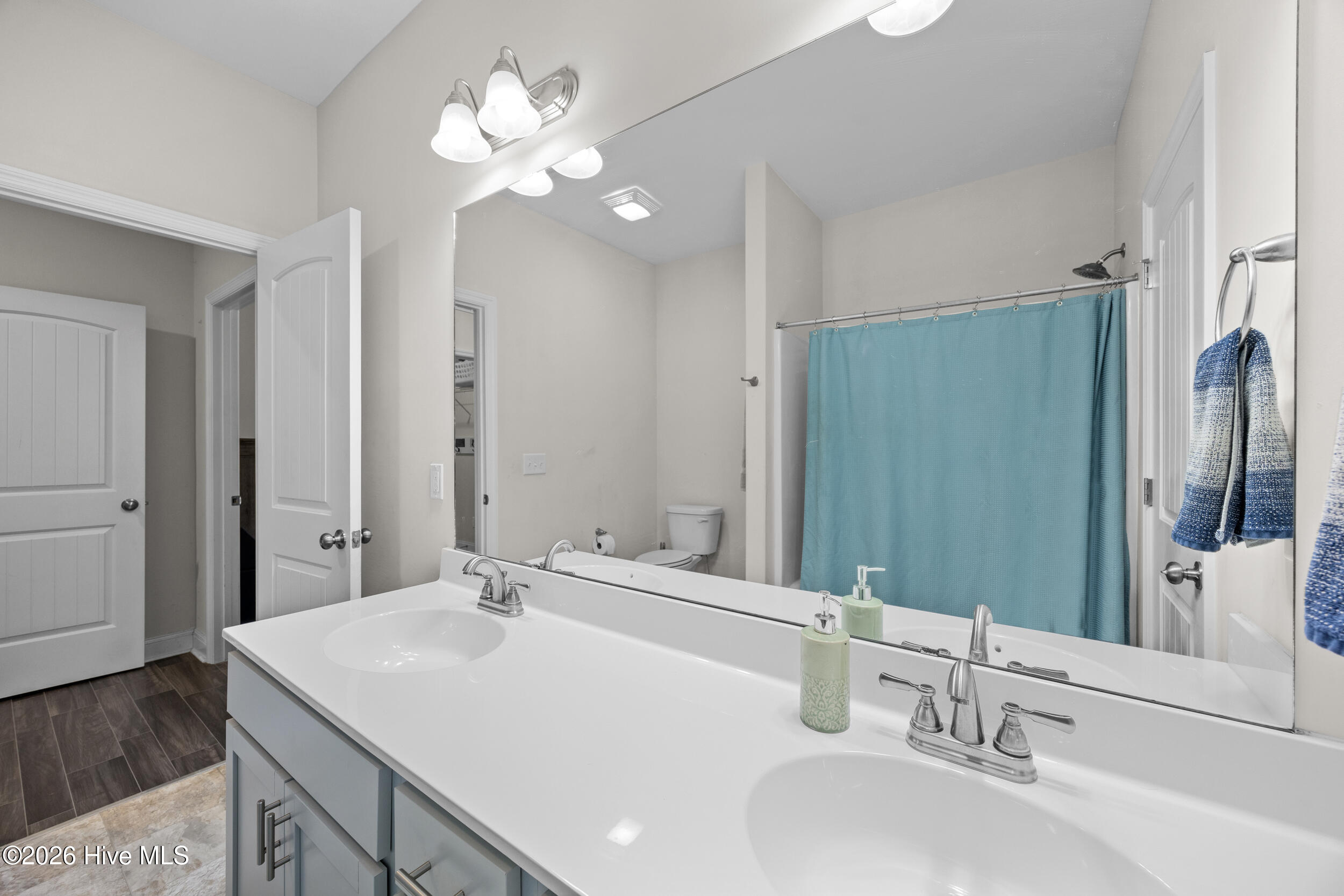 100566658 | Photo 17