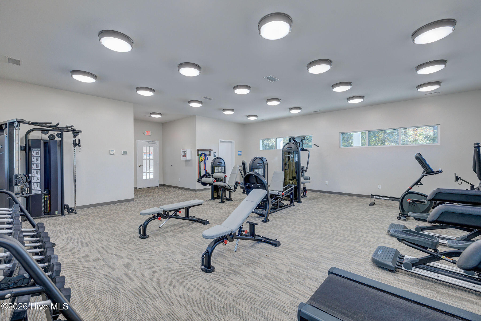 100560039 | Photo 64