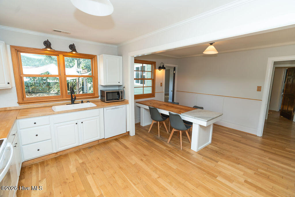 100554317 | Photo 14