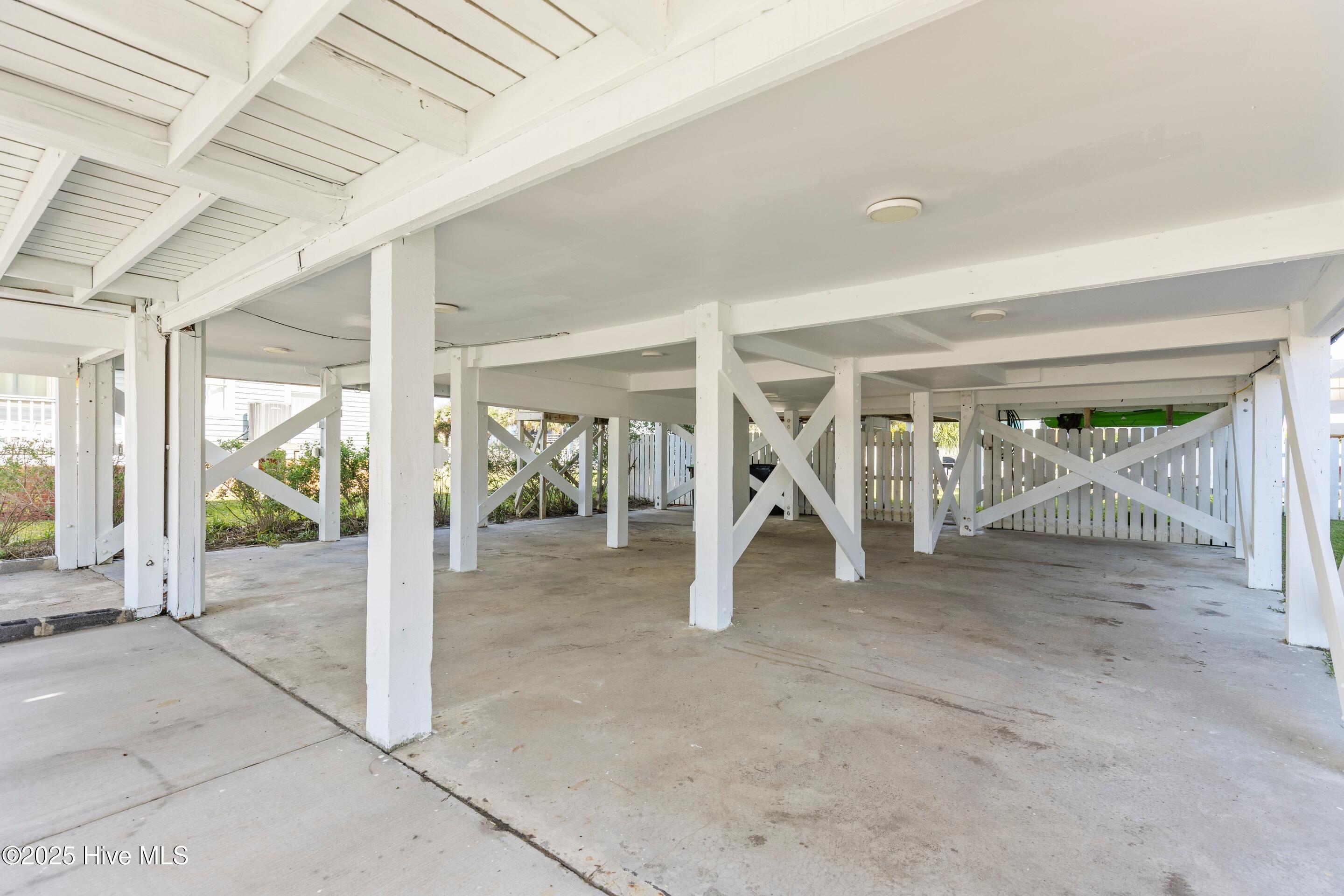 100567427 | Photo 49