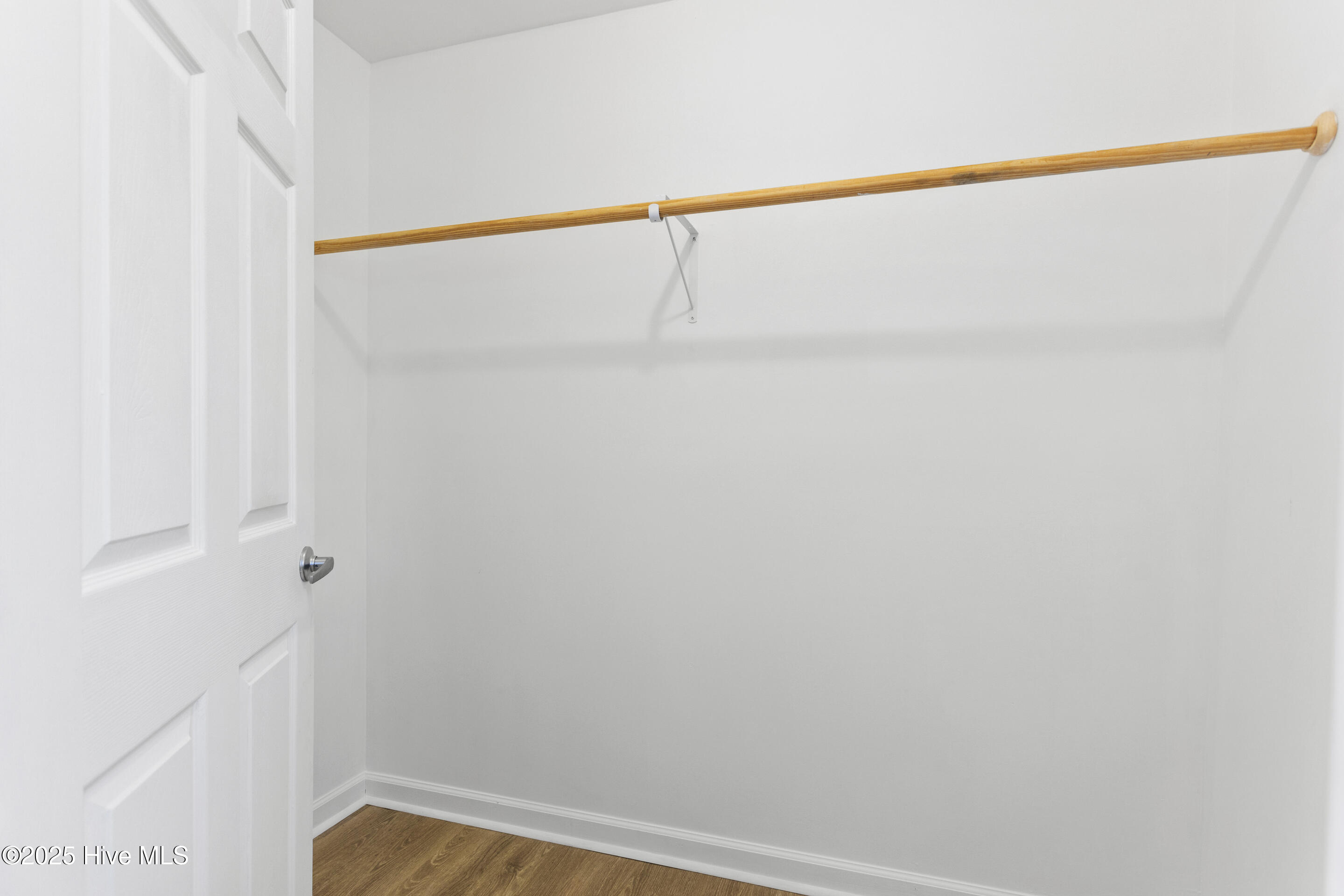 100548338 | Photo 19