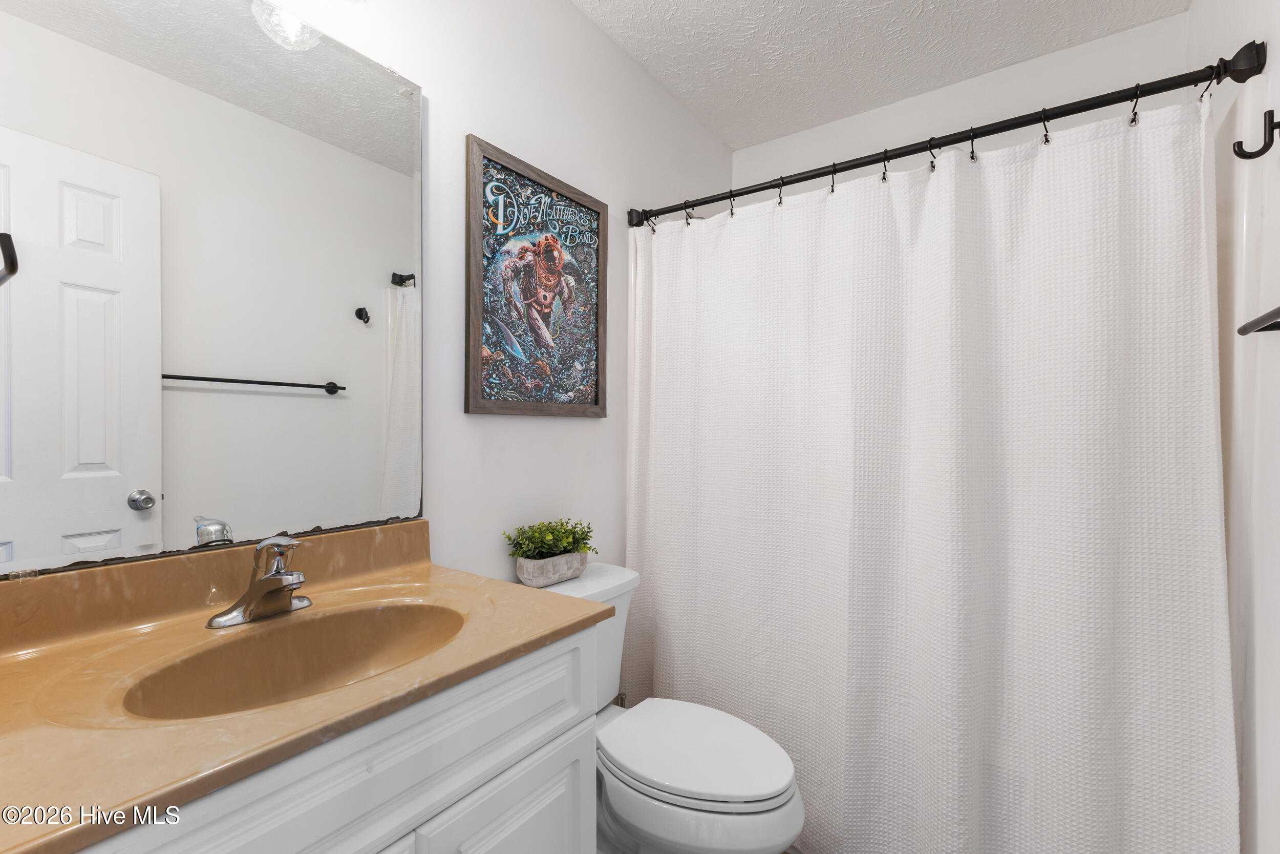 100564970 | Photo 24