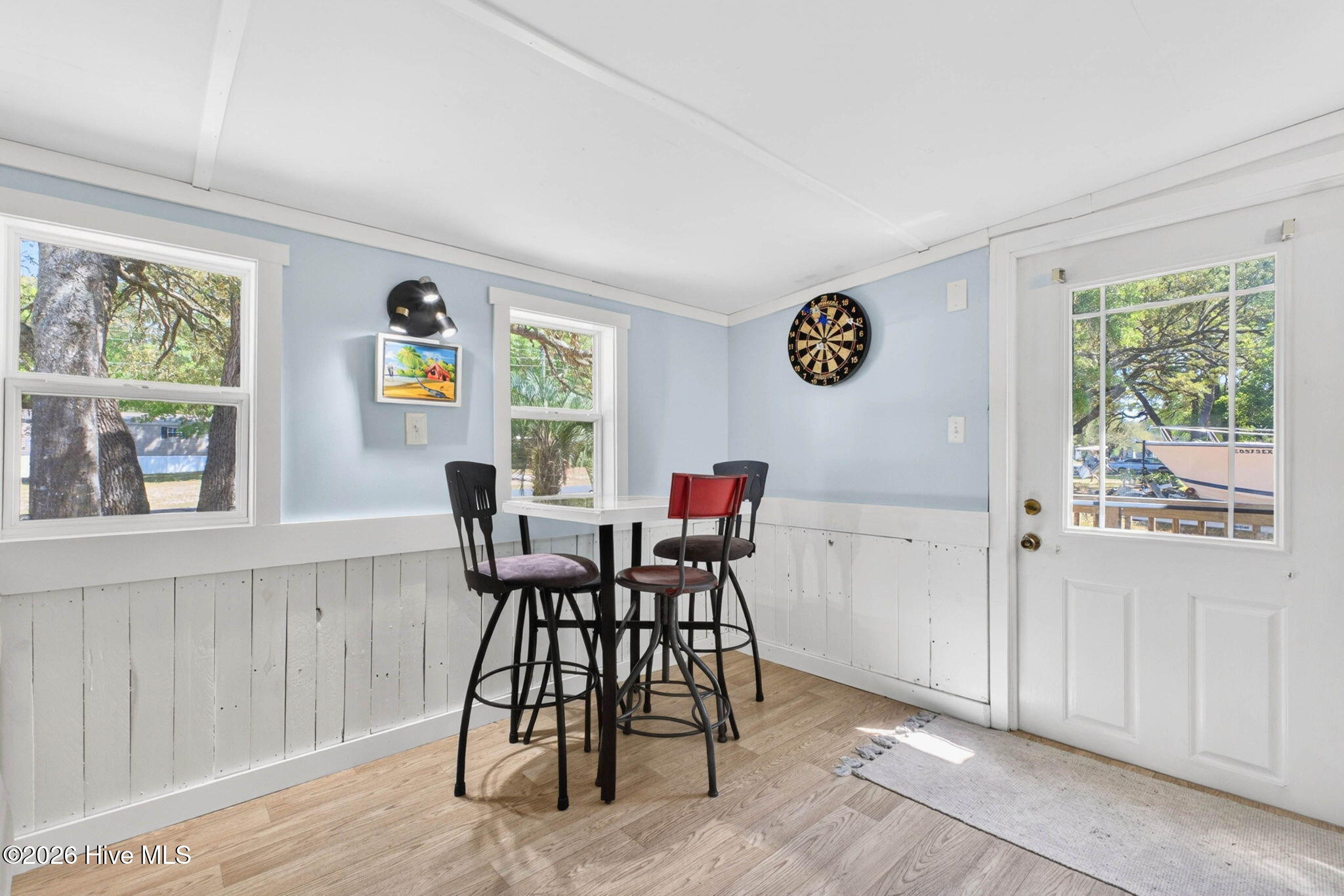 100567850 | Photo 22