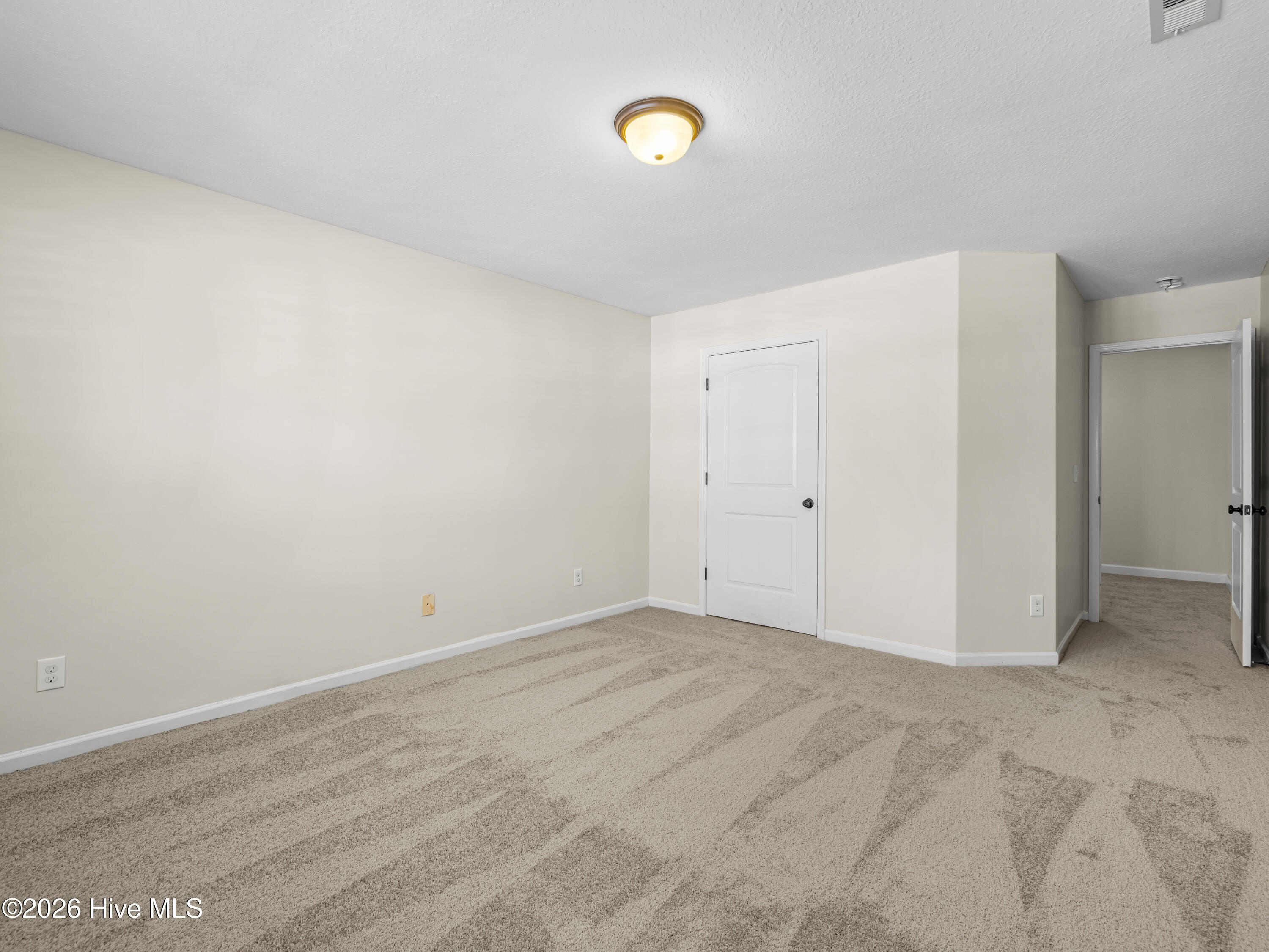 100554822 | Photo 36