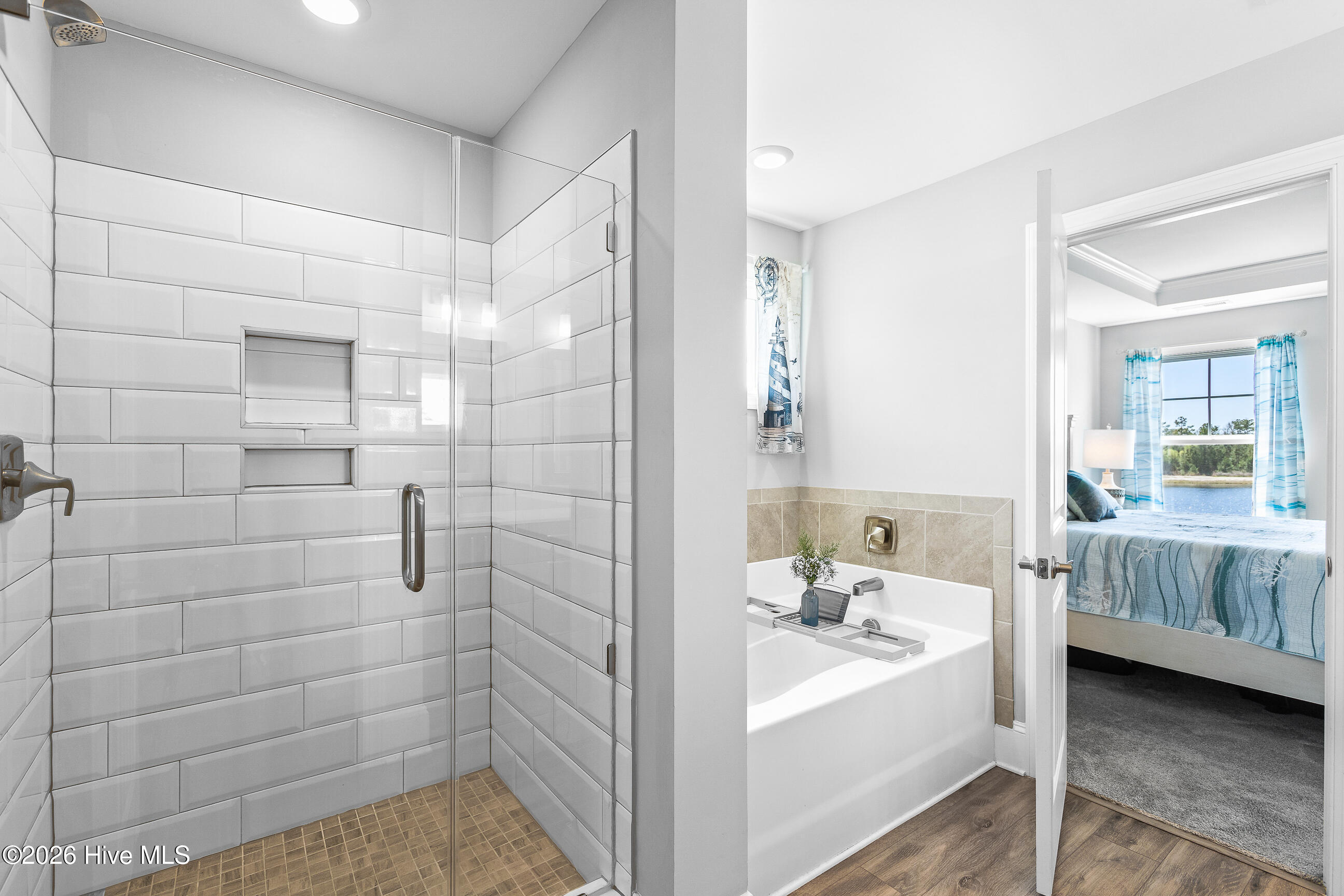 100563975 | Photo 26