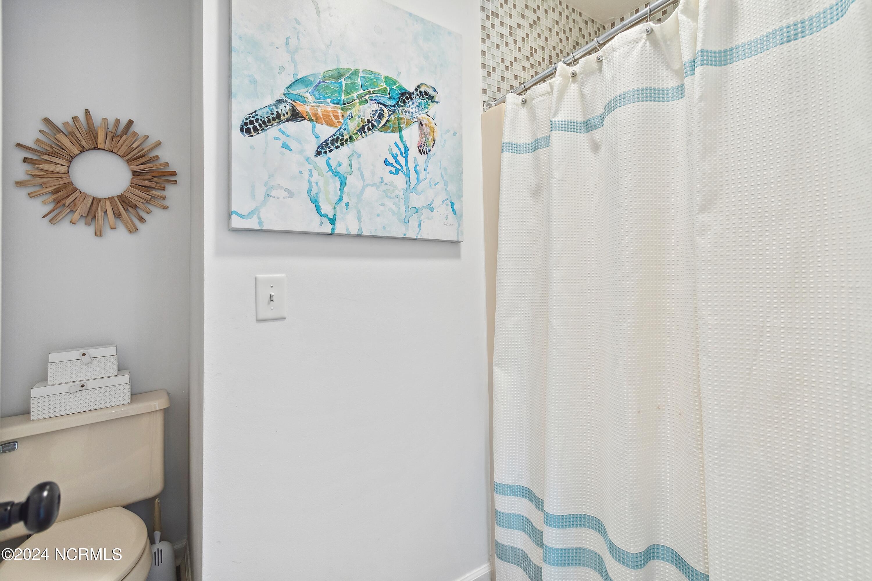 100558410 | Photo 62