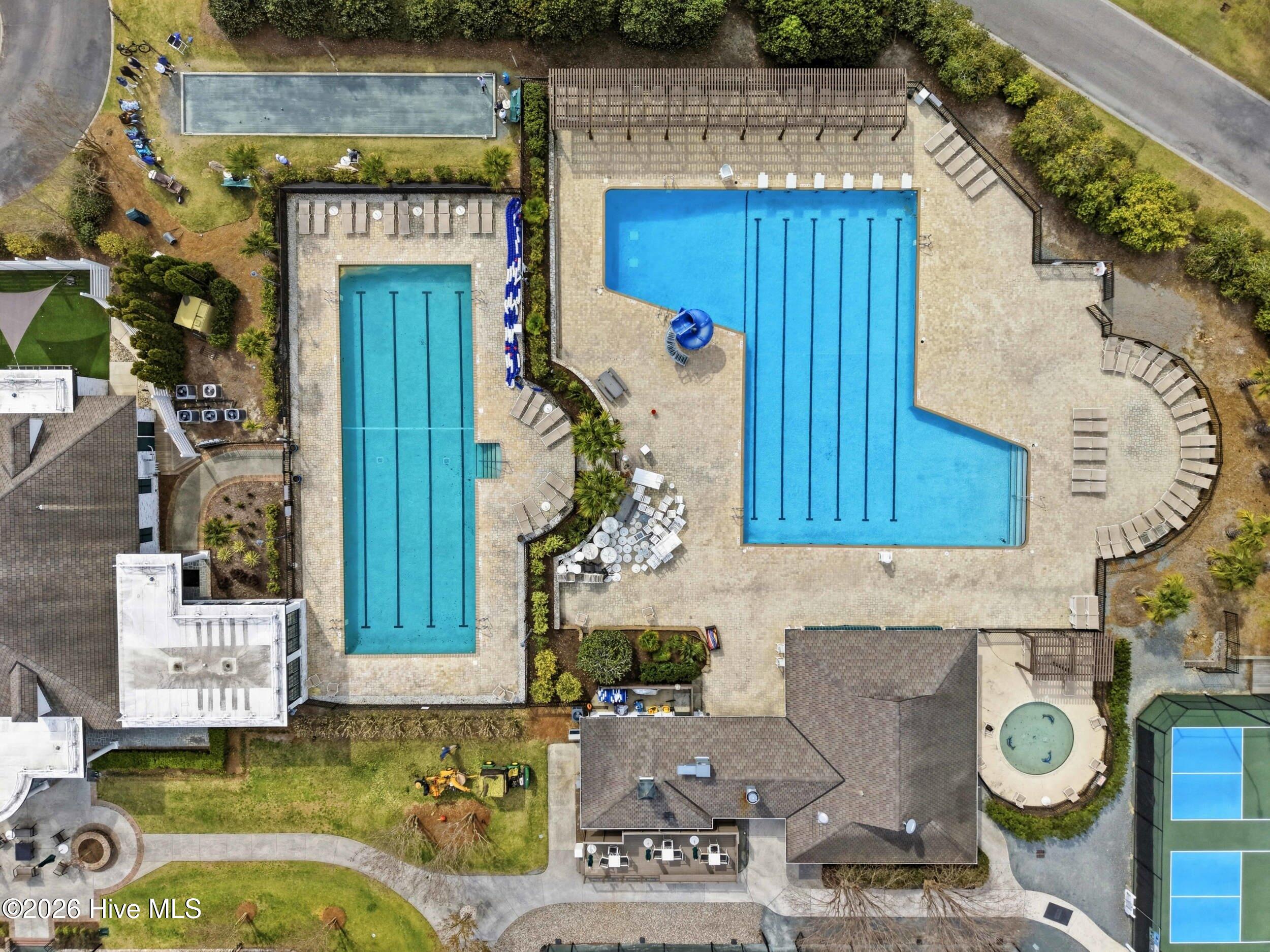 100566106 | Photo 60