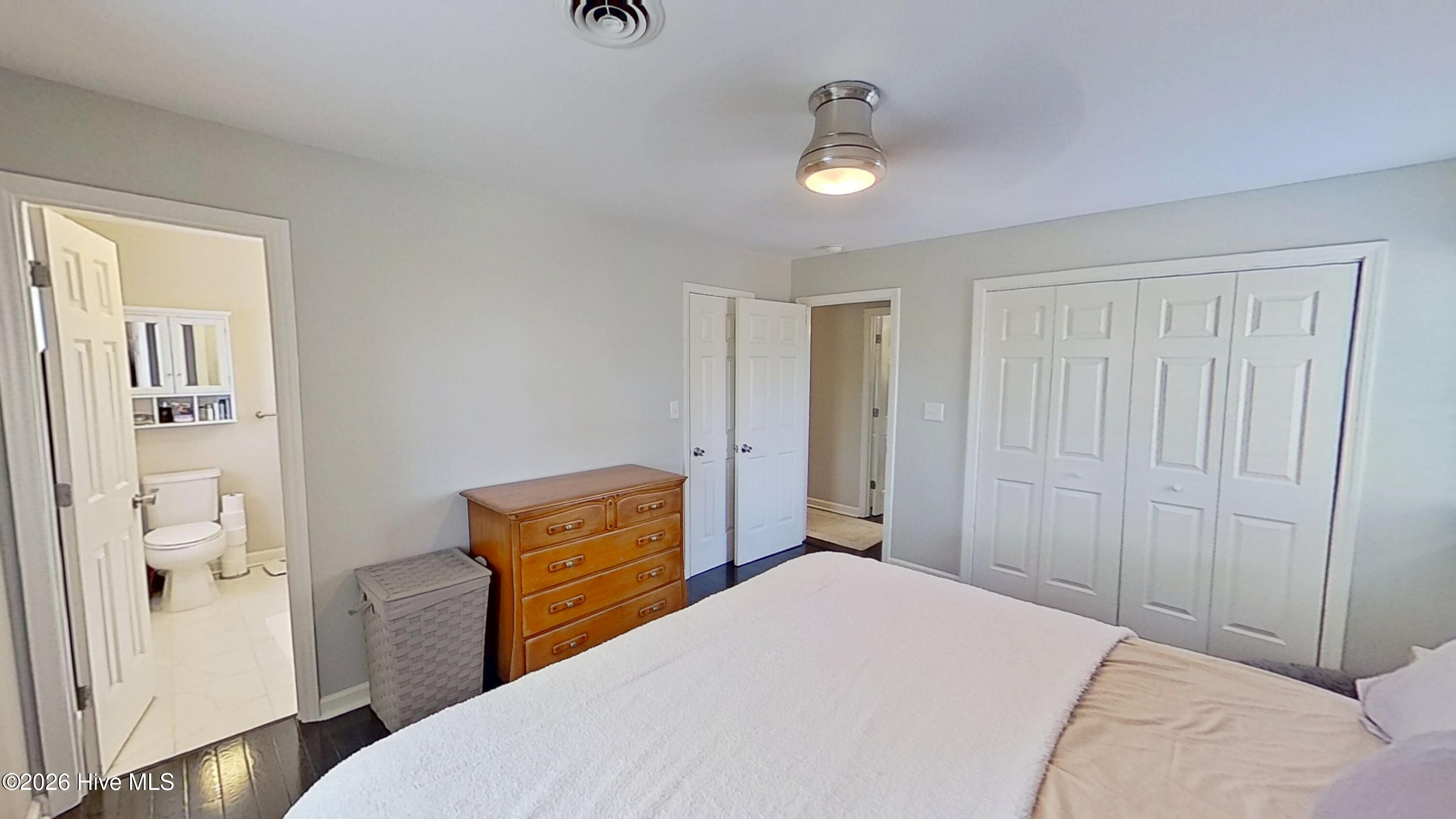 100569825 | Photo 14