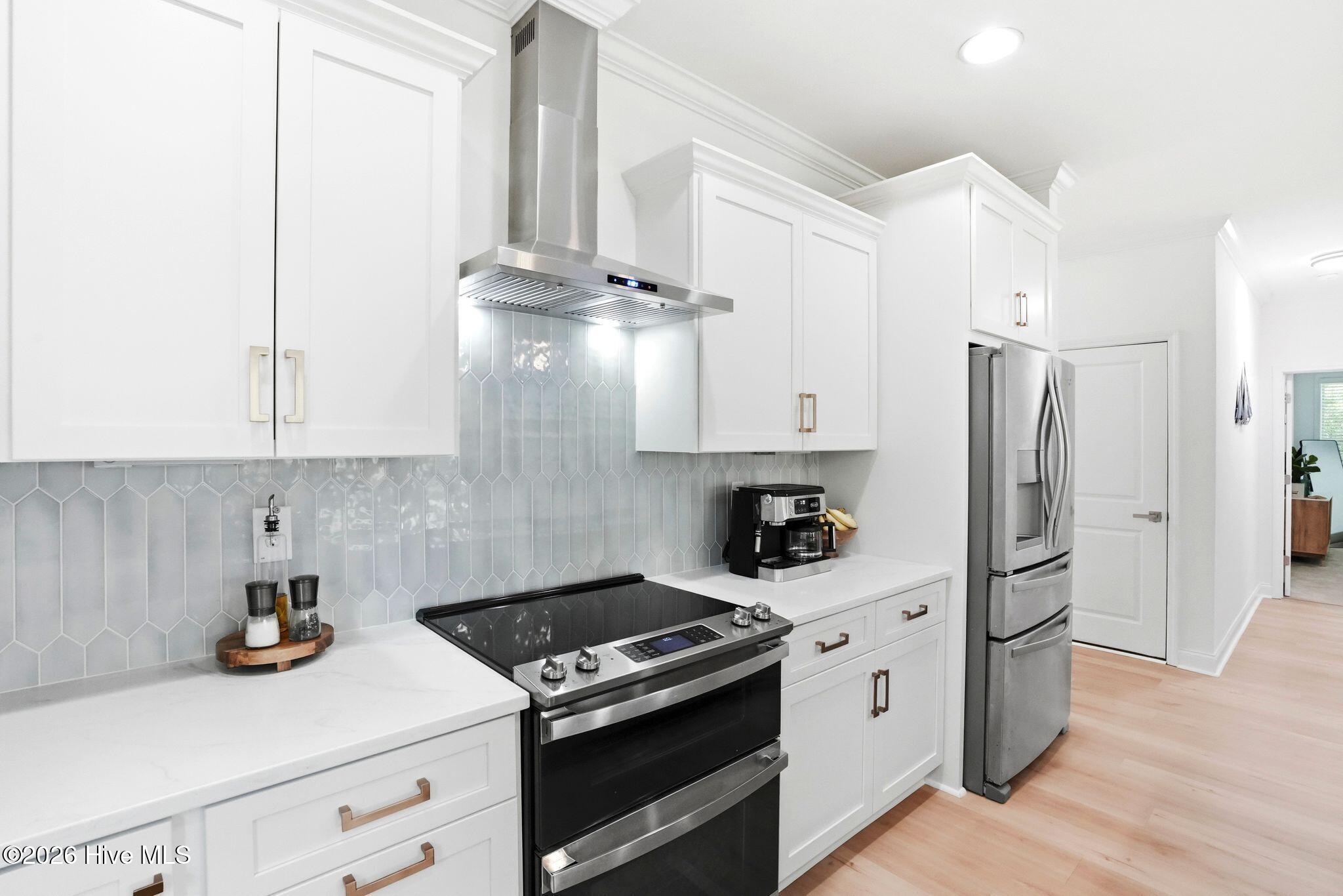 100566461 | Photo 24