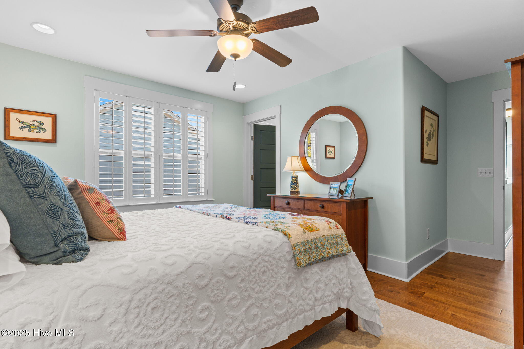 100539203 | Photo 40