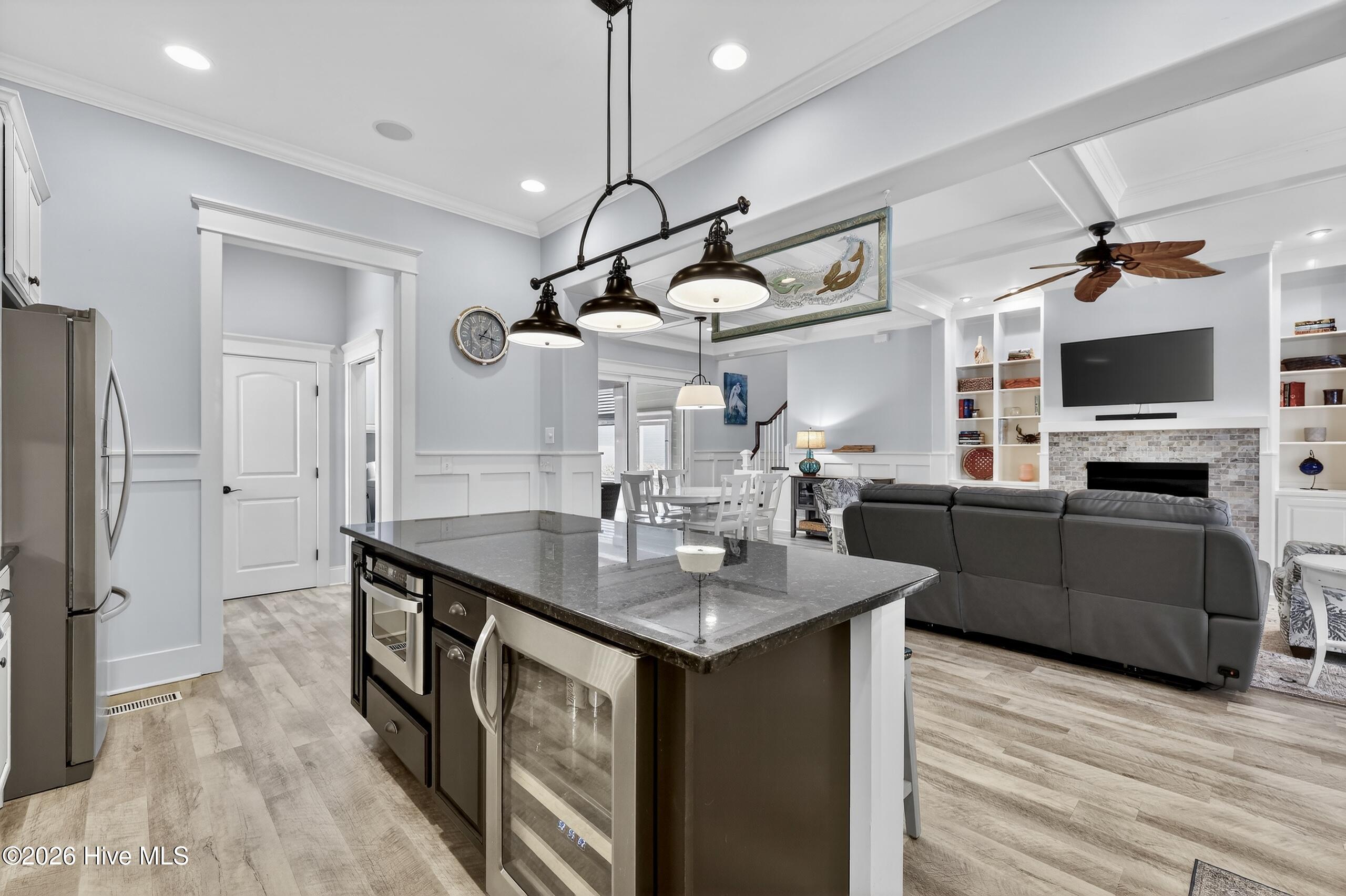 100559035 | Photo 15