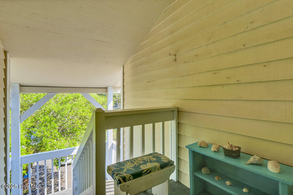 100562855 | Photo 32