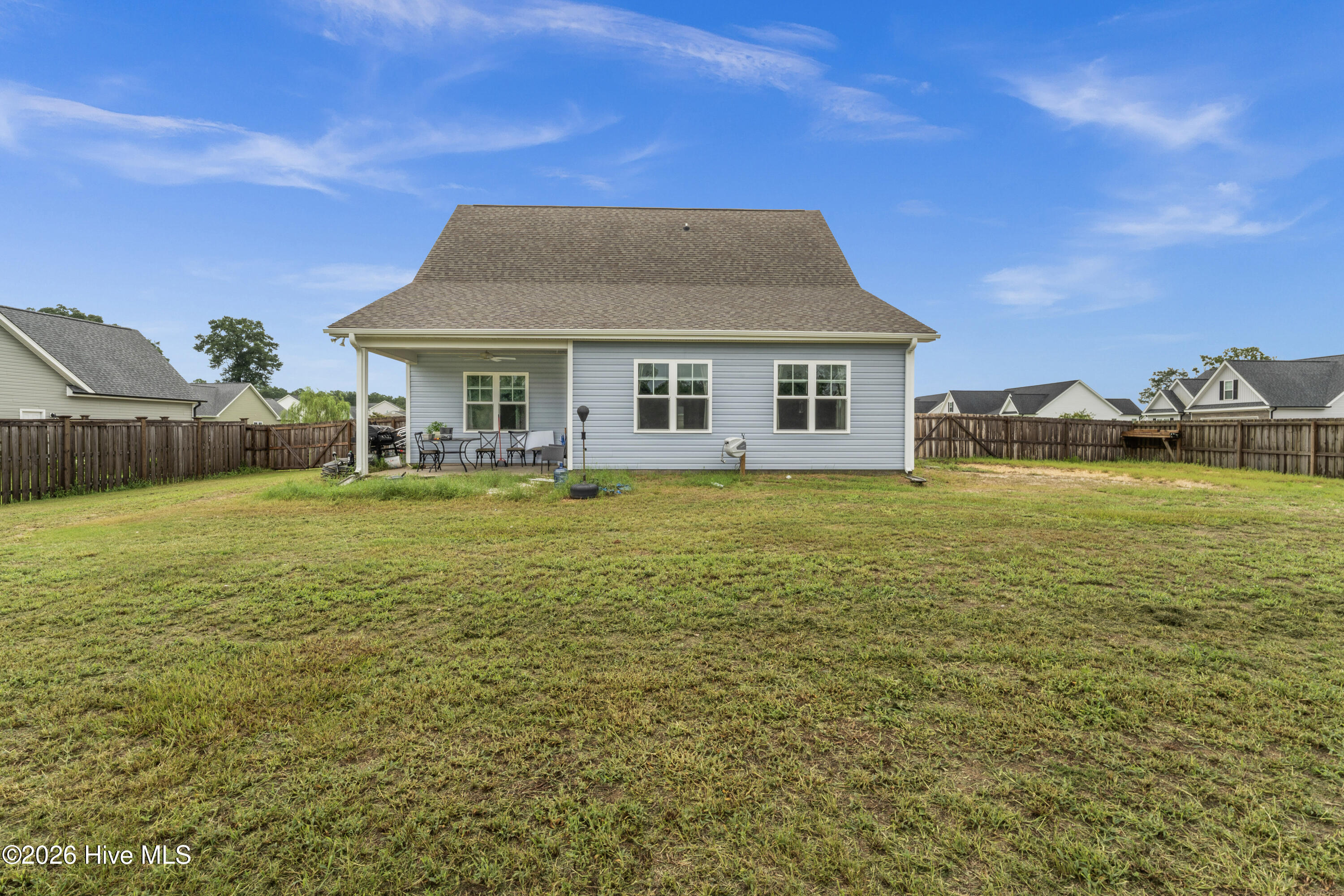 100569273 | Photo 61