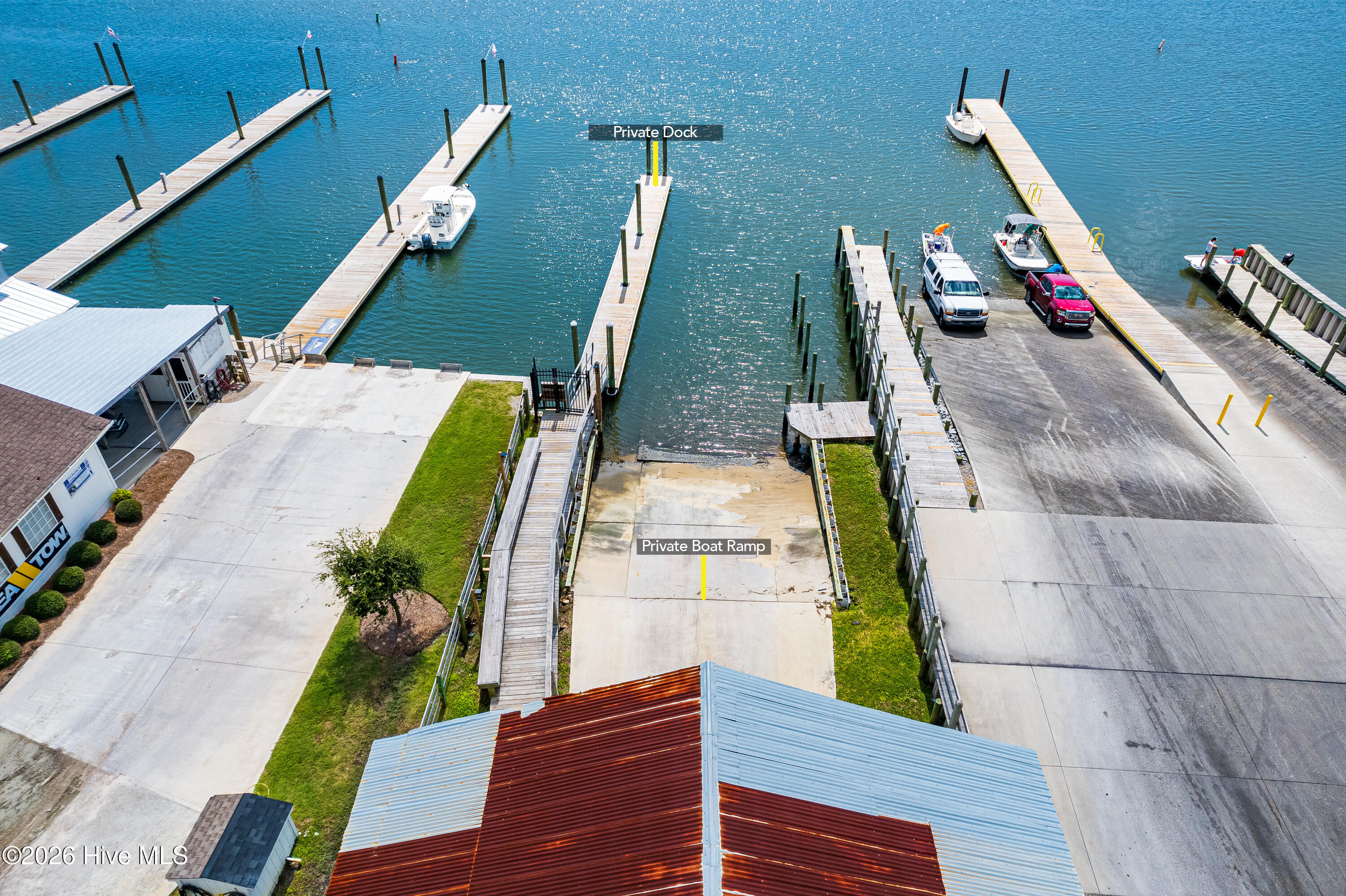 100565124 | Photo 46