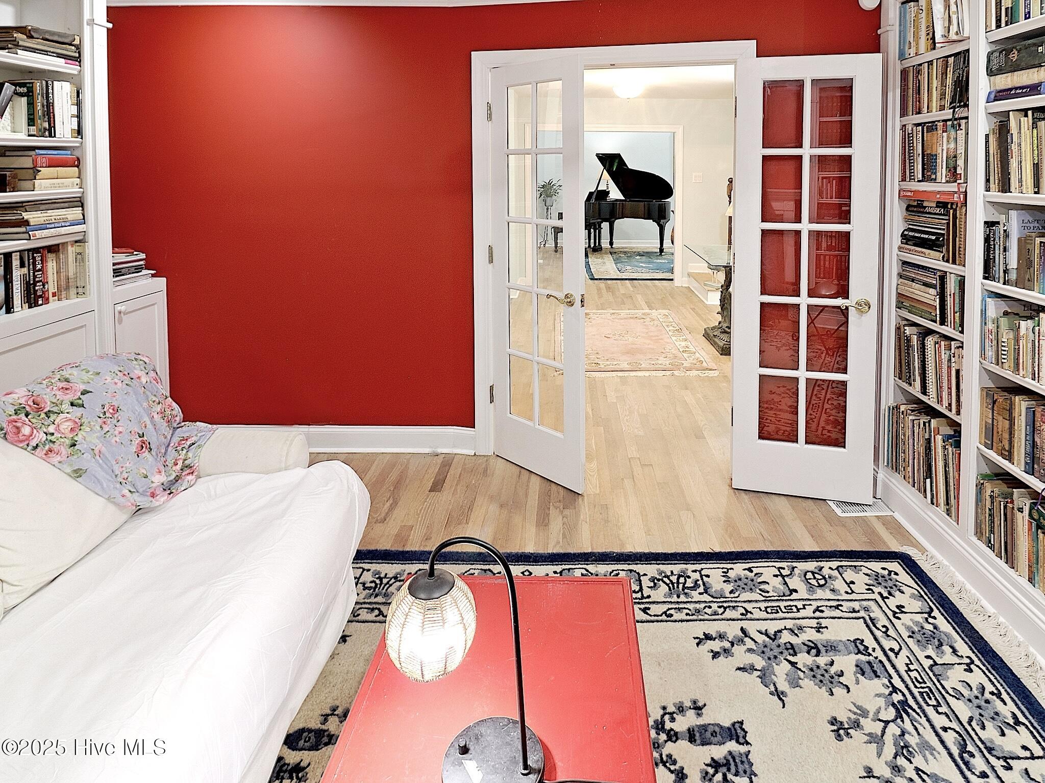 100504796 | Photo 31