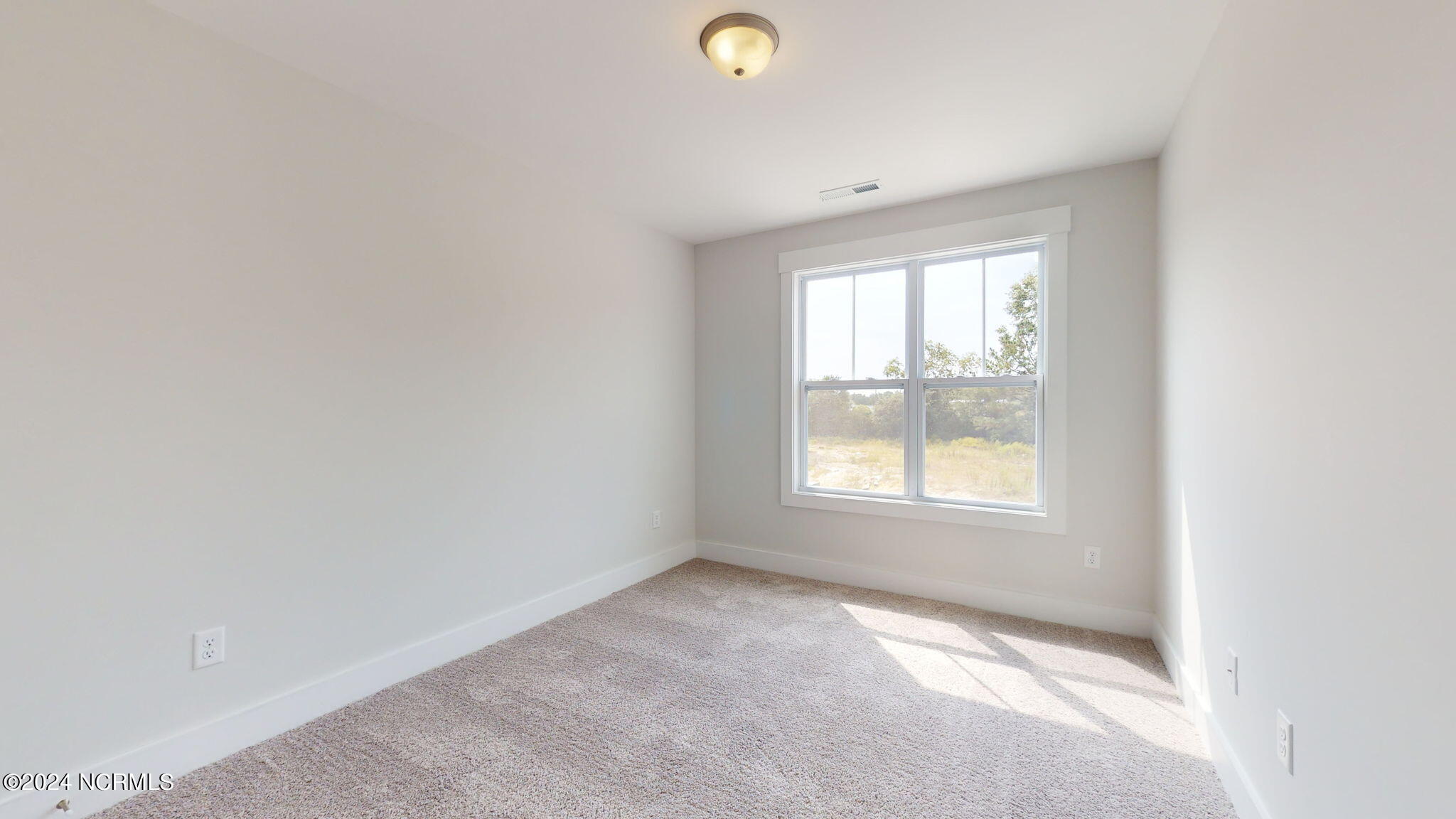 100540611 | Photo 36