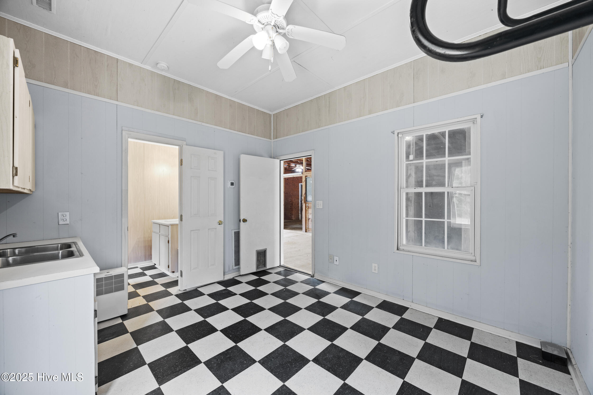 100538720 | Photo 69