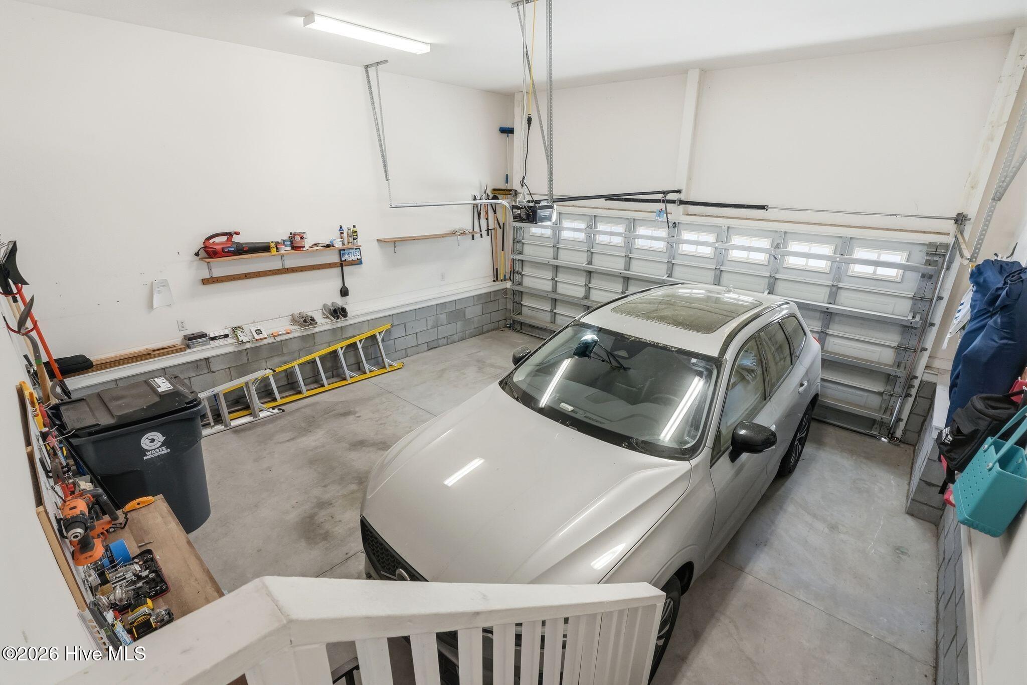 100559156 | Photo 35