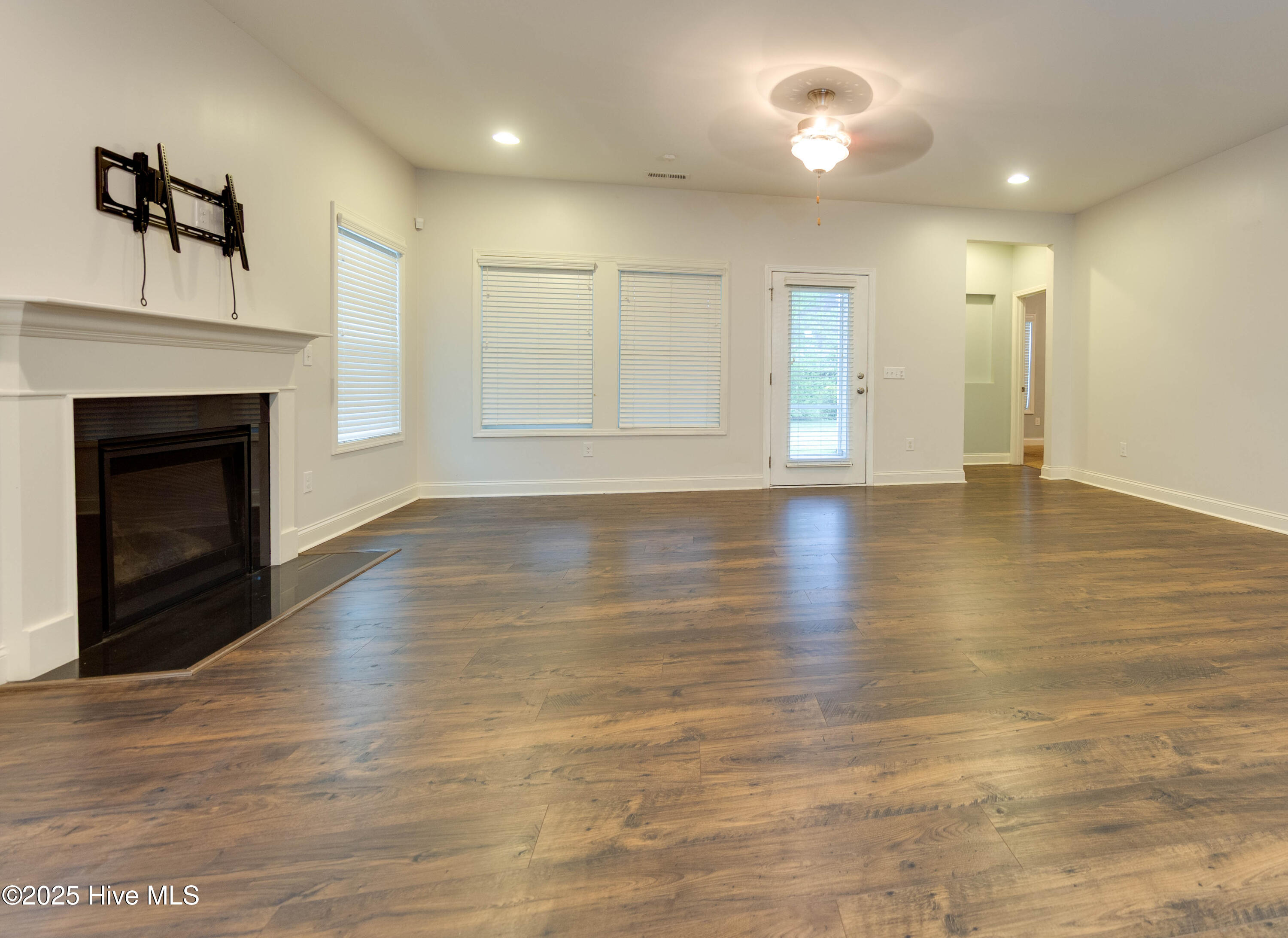 100504792 | Photo 12