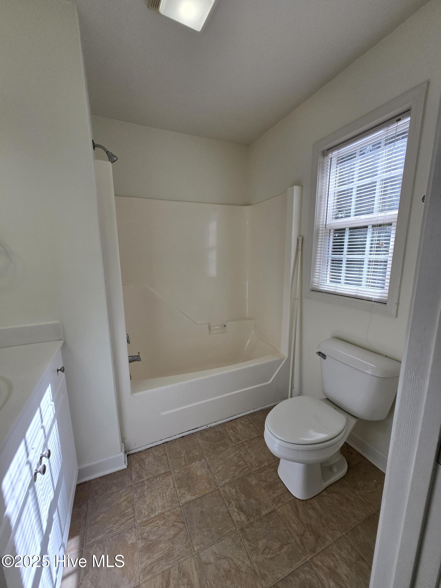 100536173 | Photo 11