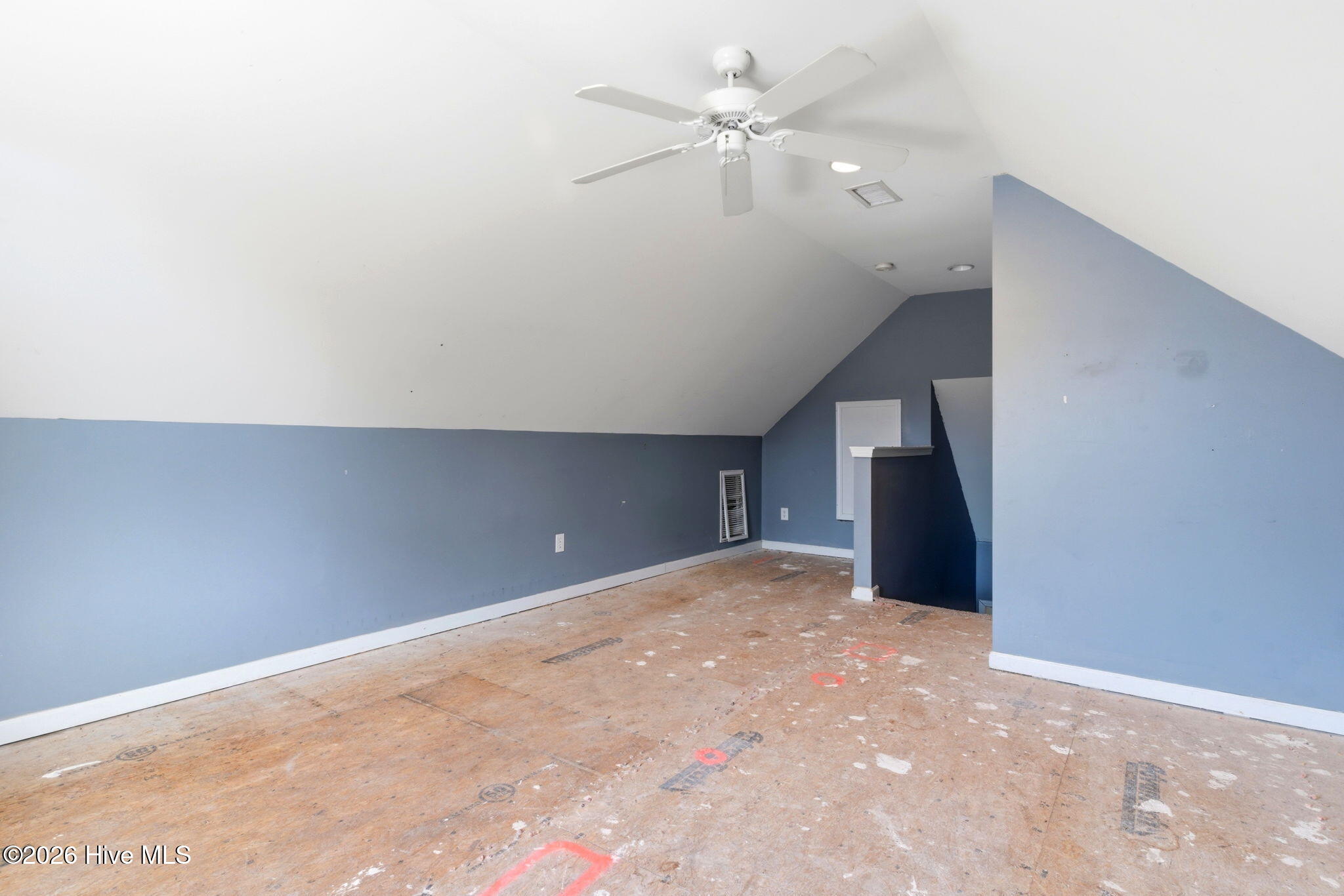 100556646 | Photo 25