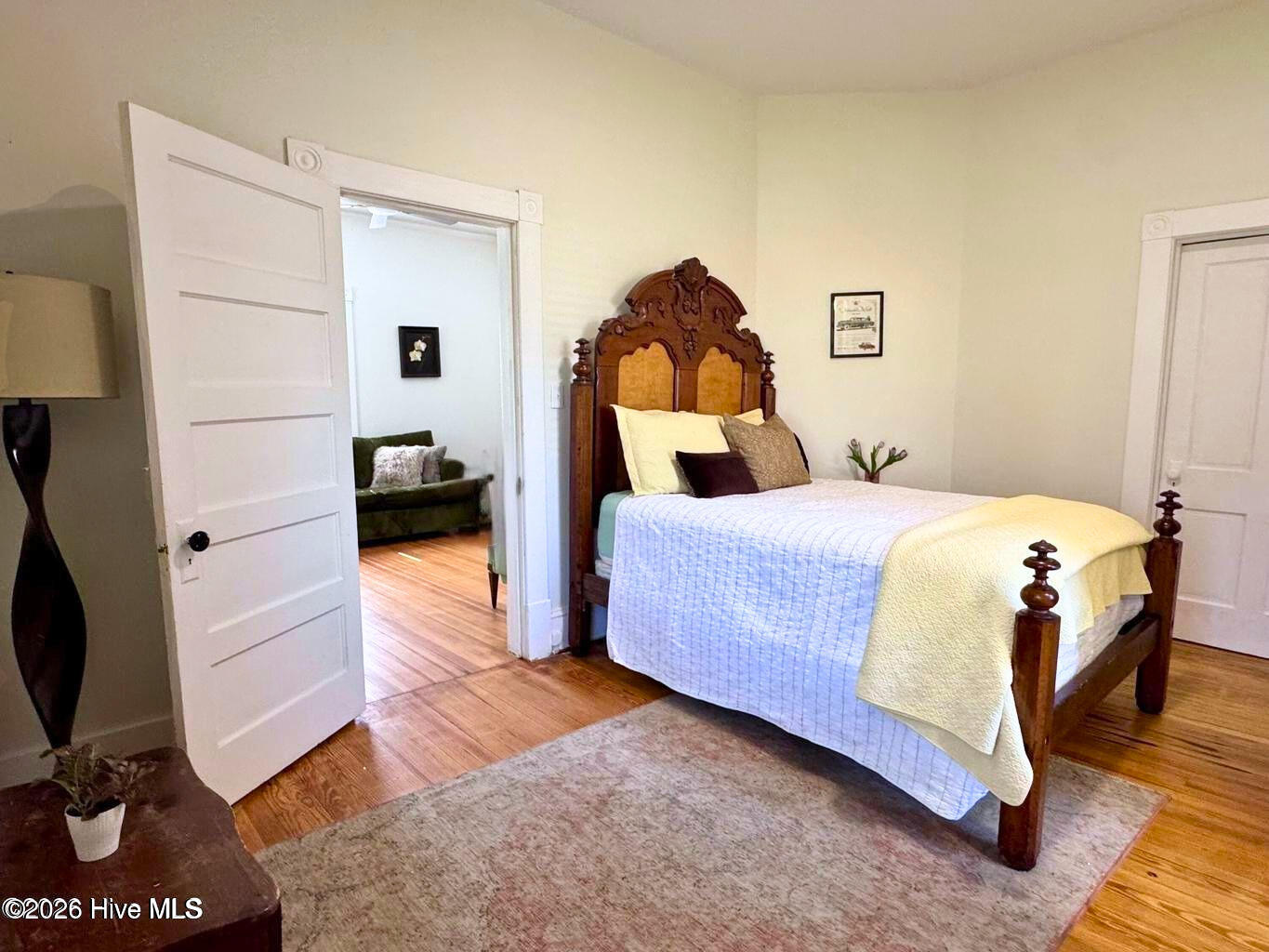3405 Oaks 