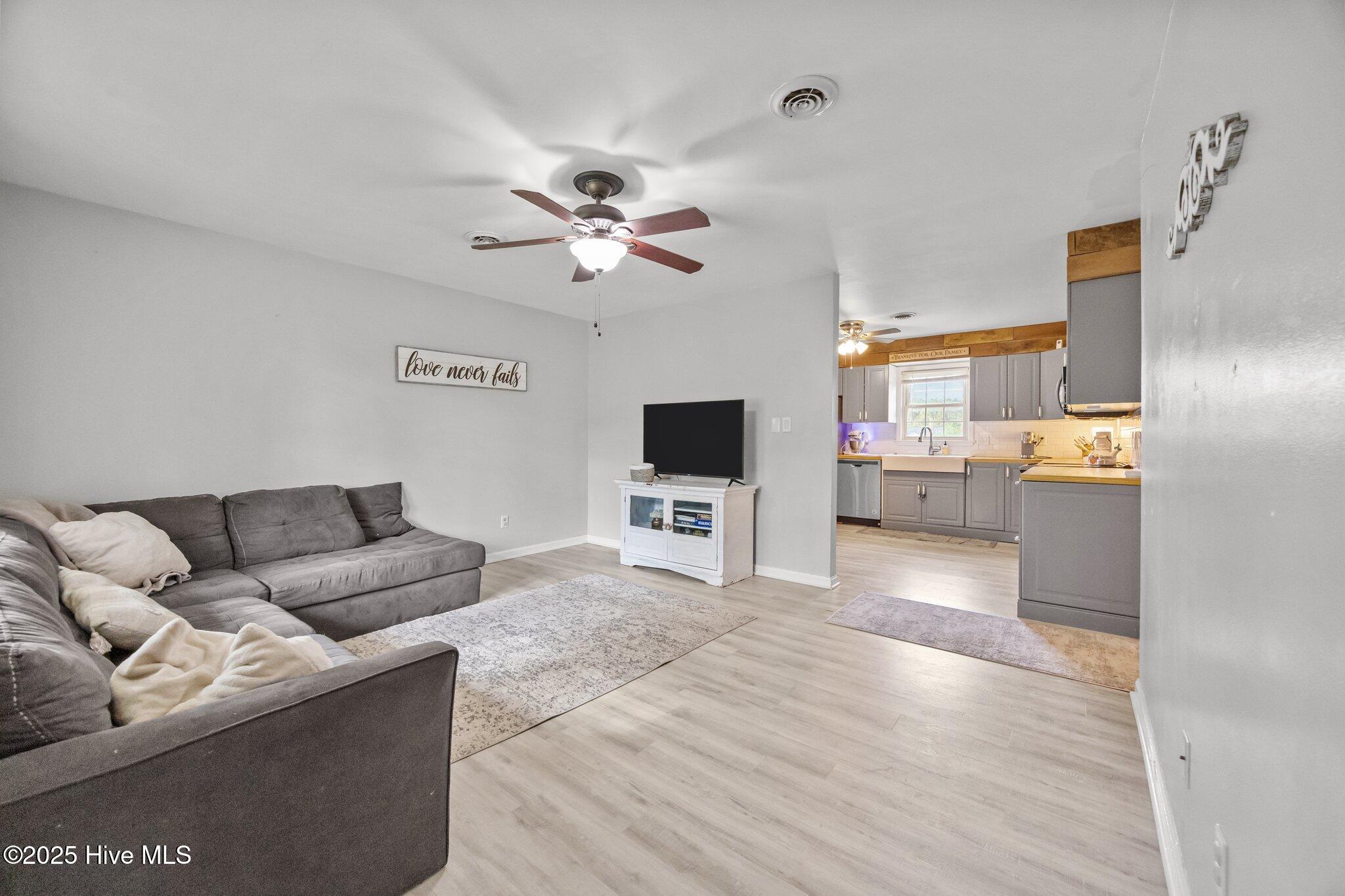 250 Ernest Gurganus Road, Jacksonville, NC 28540 – photo 23: 27-web-or-mls-IMG_2161