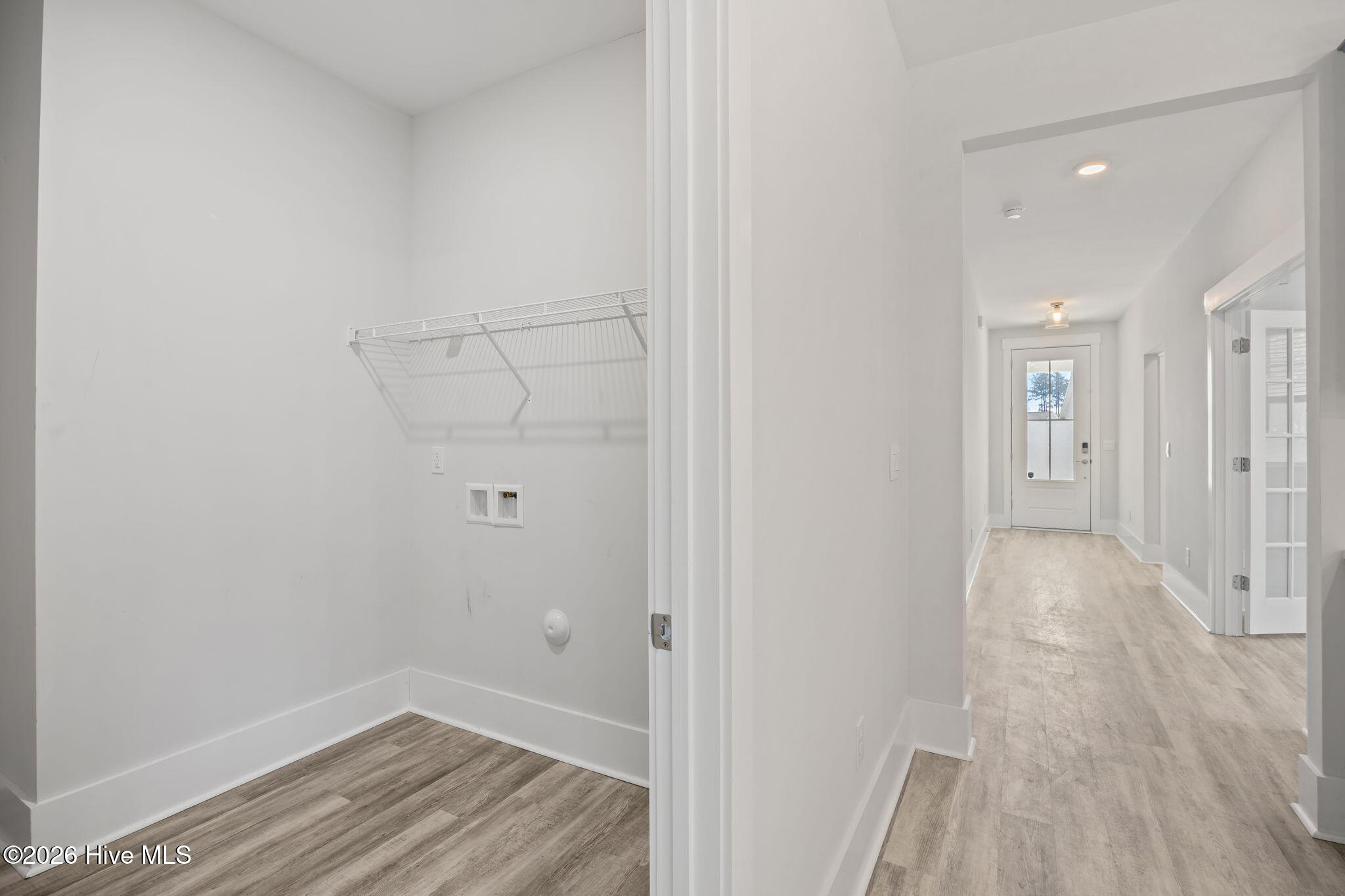 100563130 | Photo 23