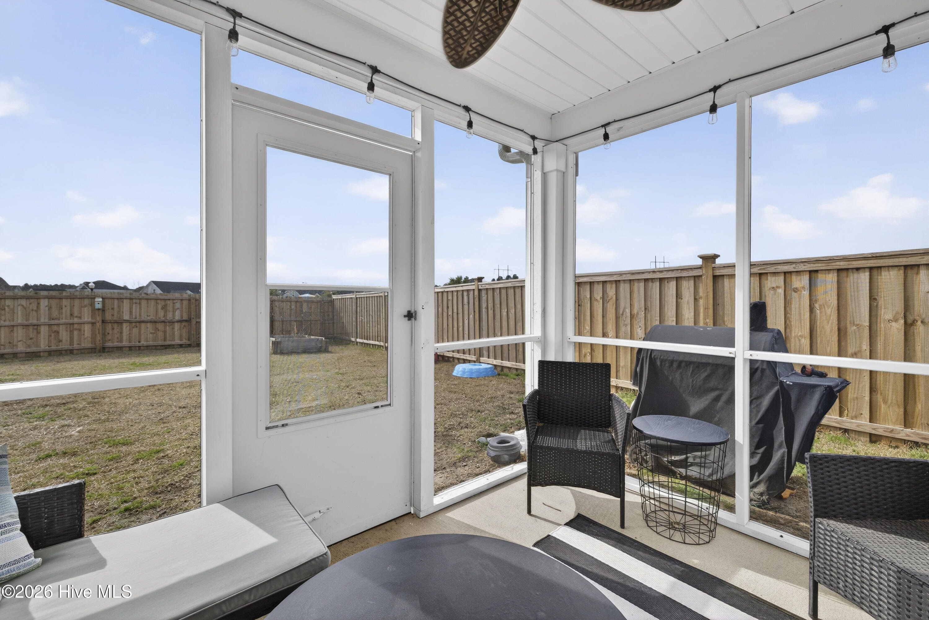 100557466 | Photo 36