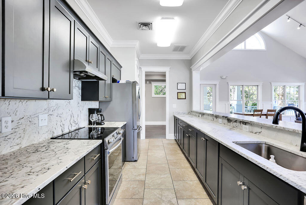 100564956 | Photo 53