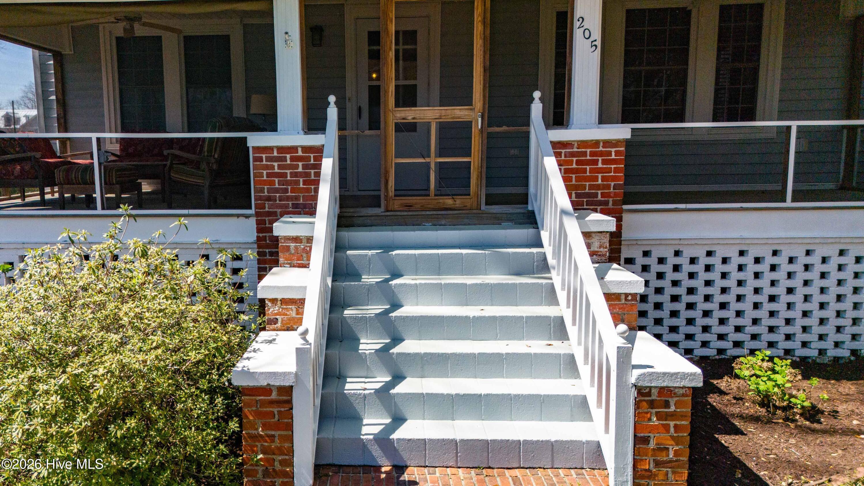 205 High Street,Oriental