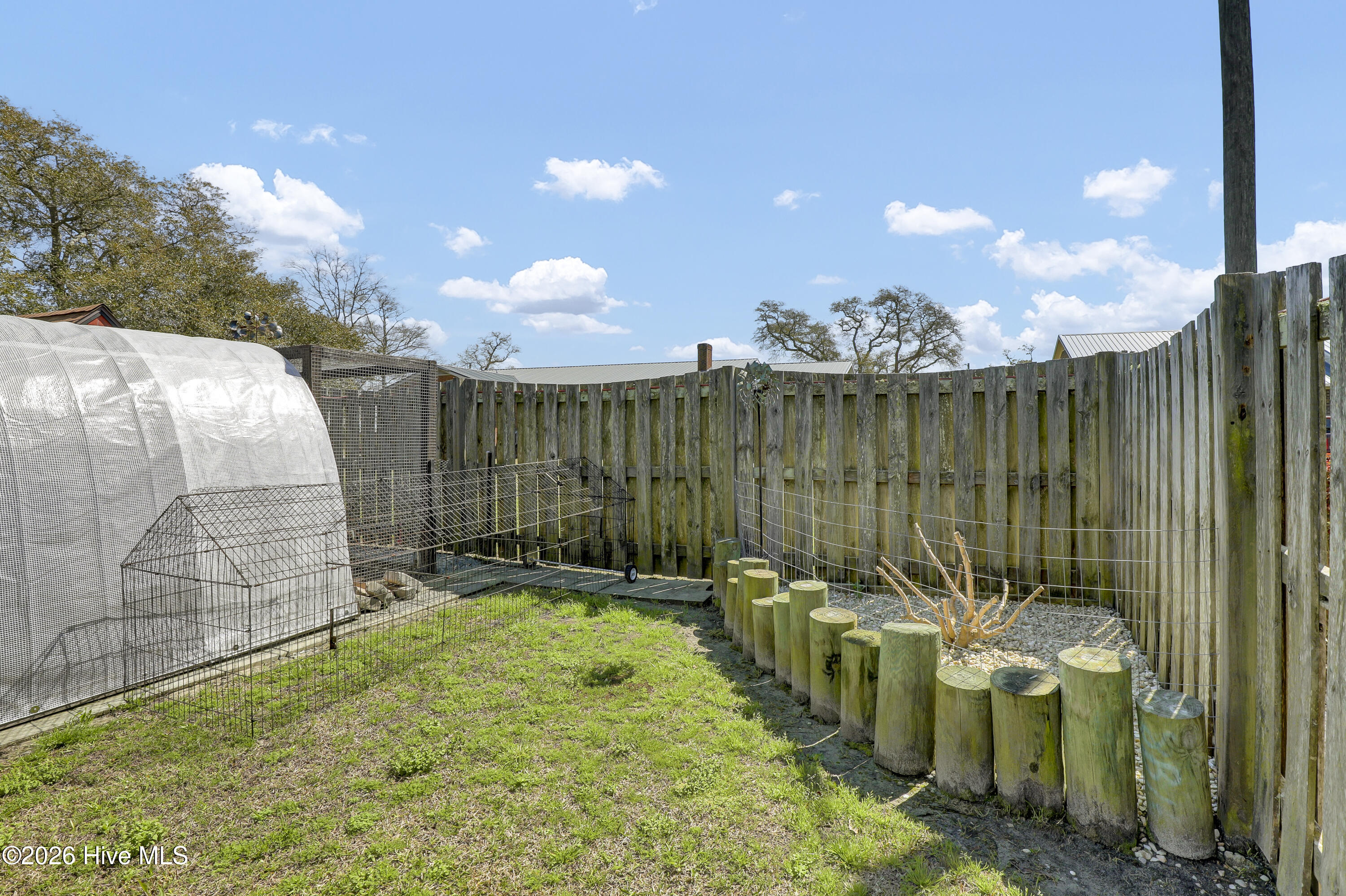 100561433 | Photo 37